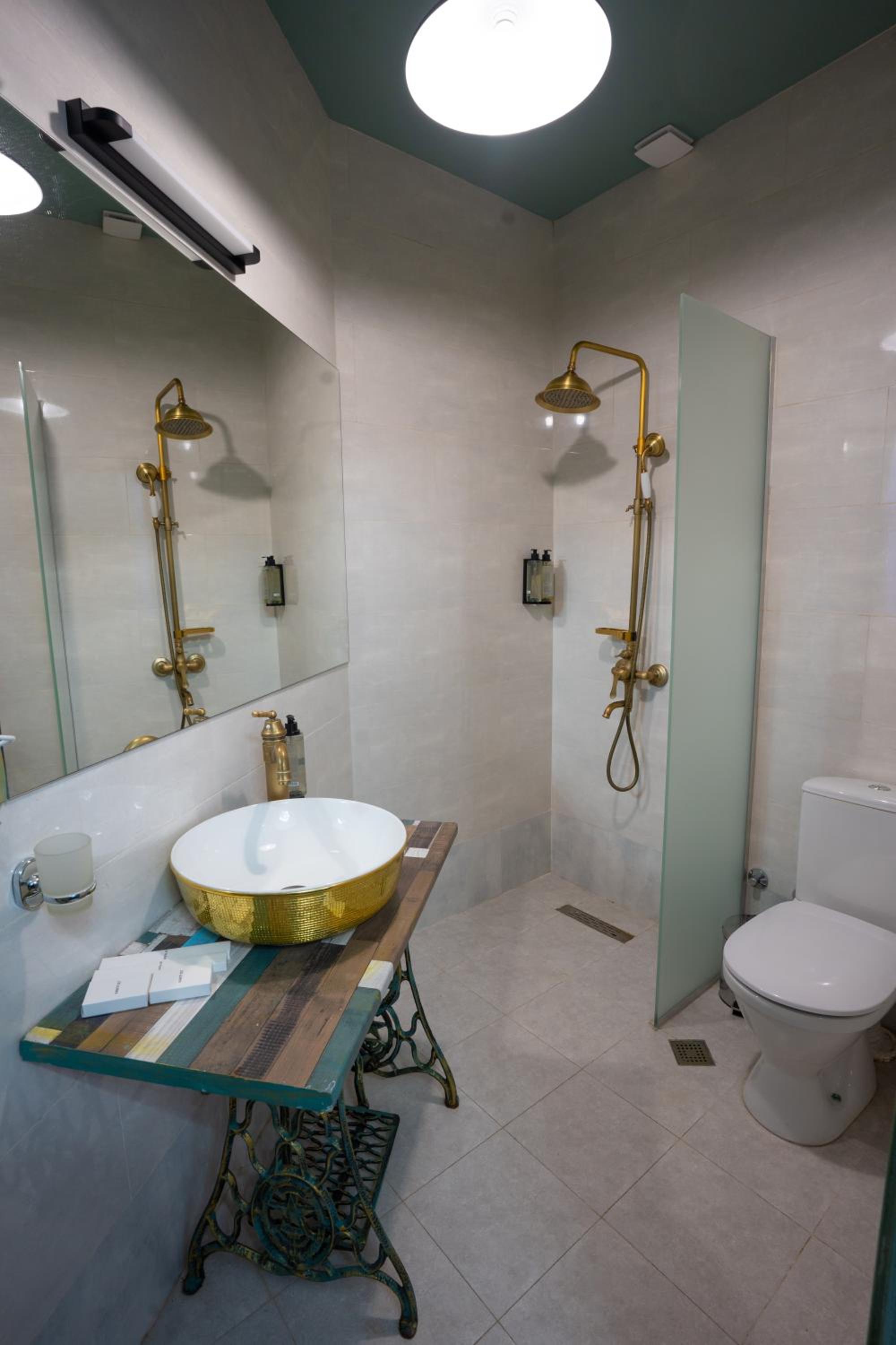 Budget Double Room - Photo 5