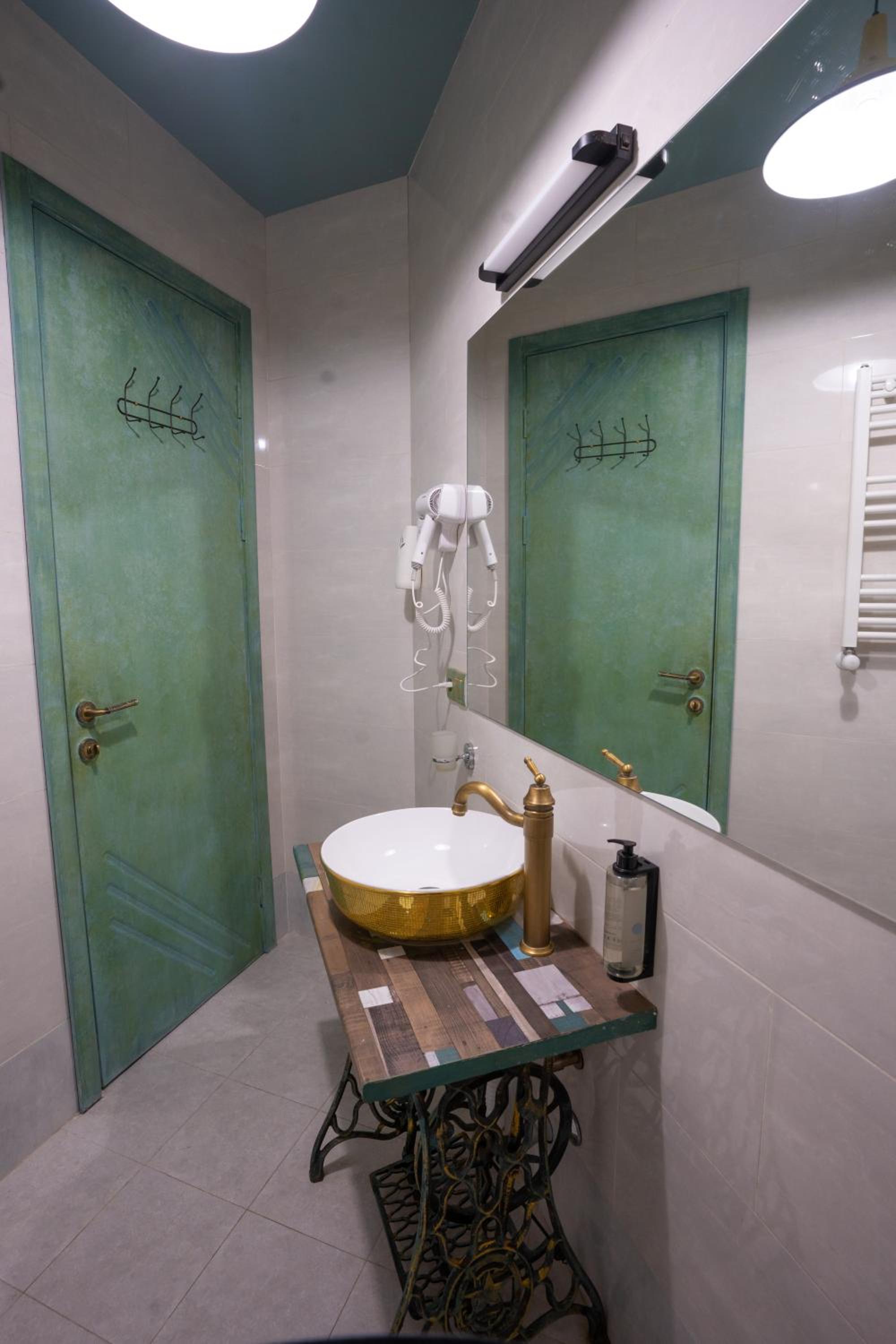 Budget Double Room - Photo 4