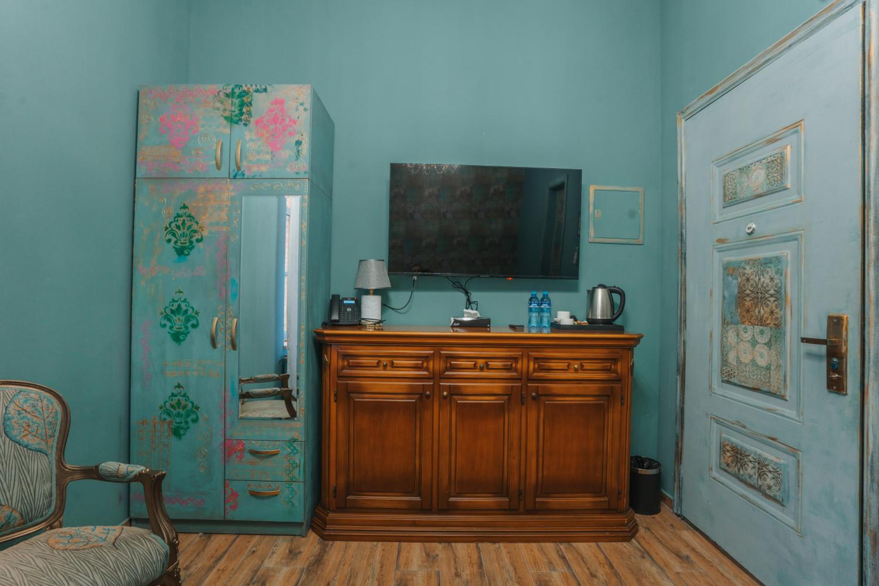 Budget Double Room - Photo 3