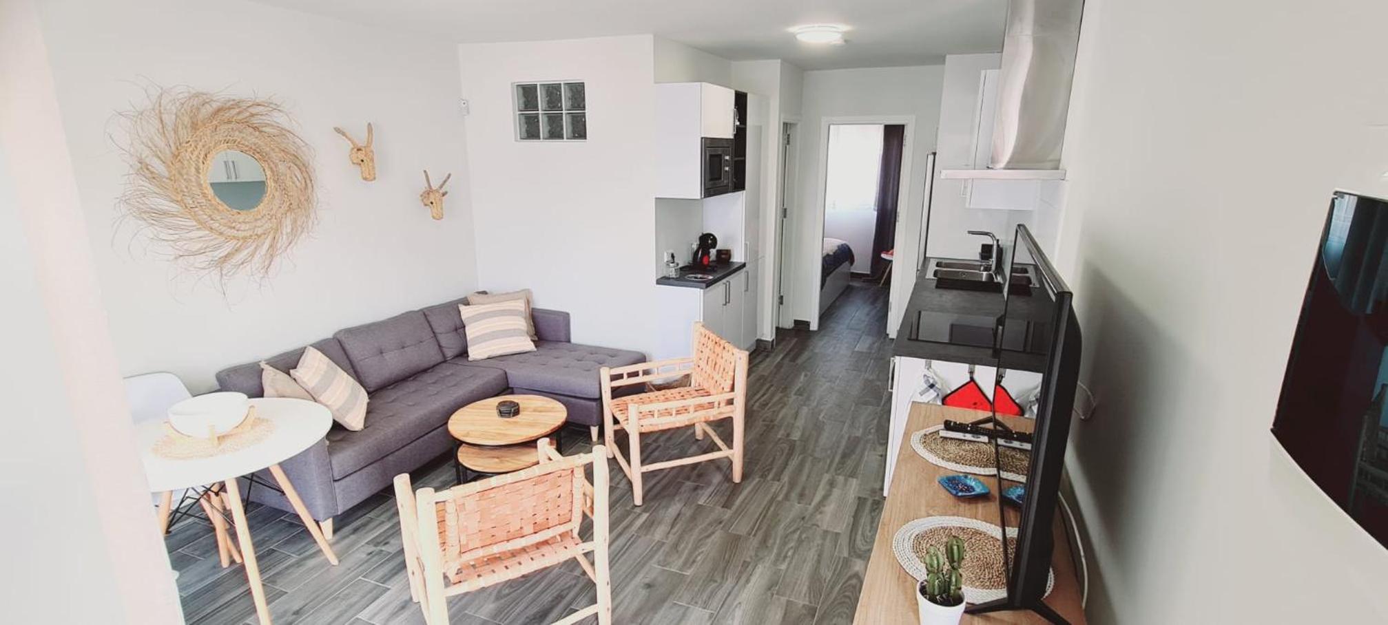 One-Bedroom Apartment photo 2