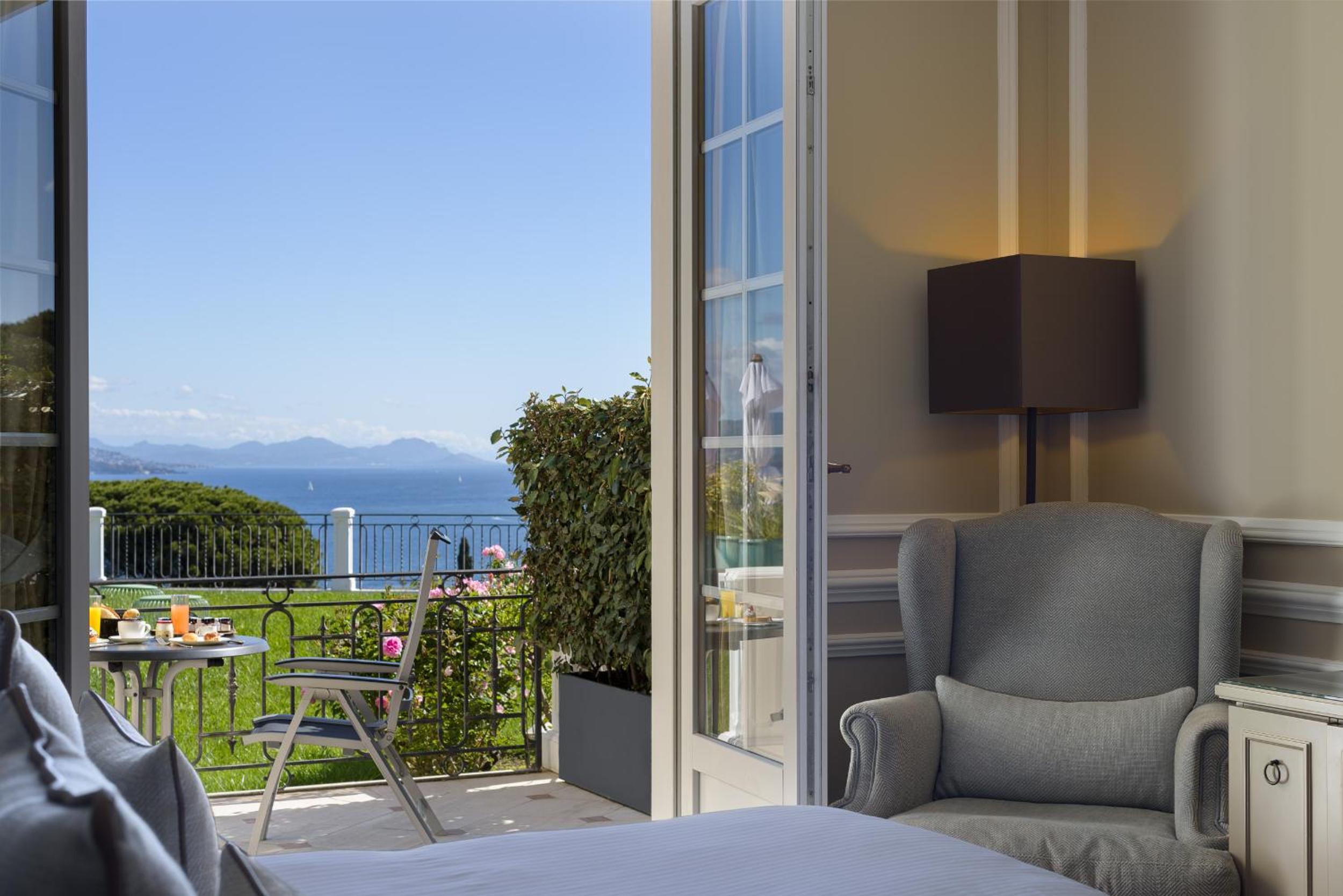 Deluxe Double Room with Sea View - Photo 8