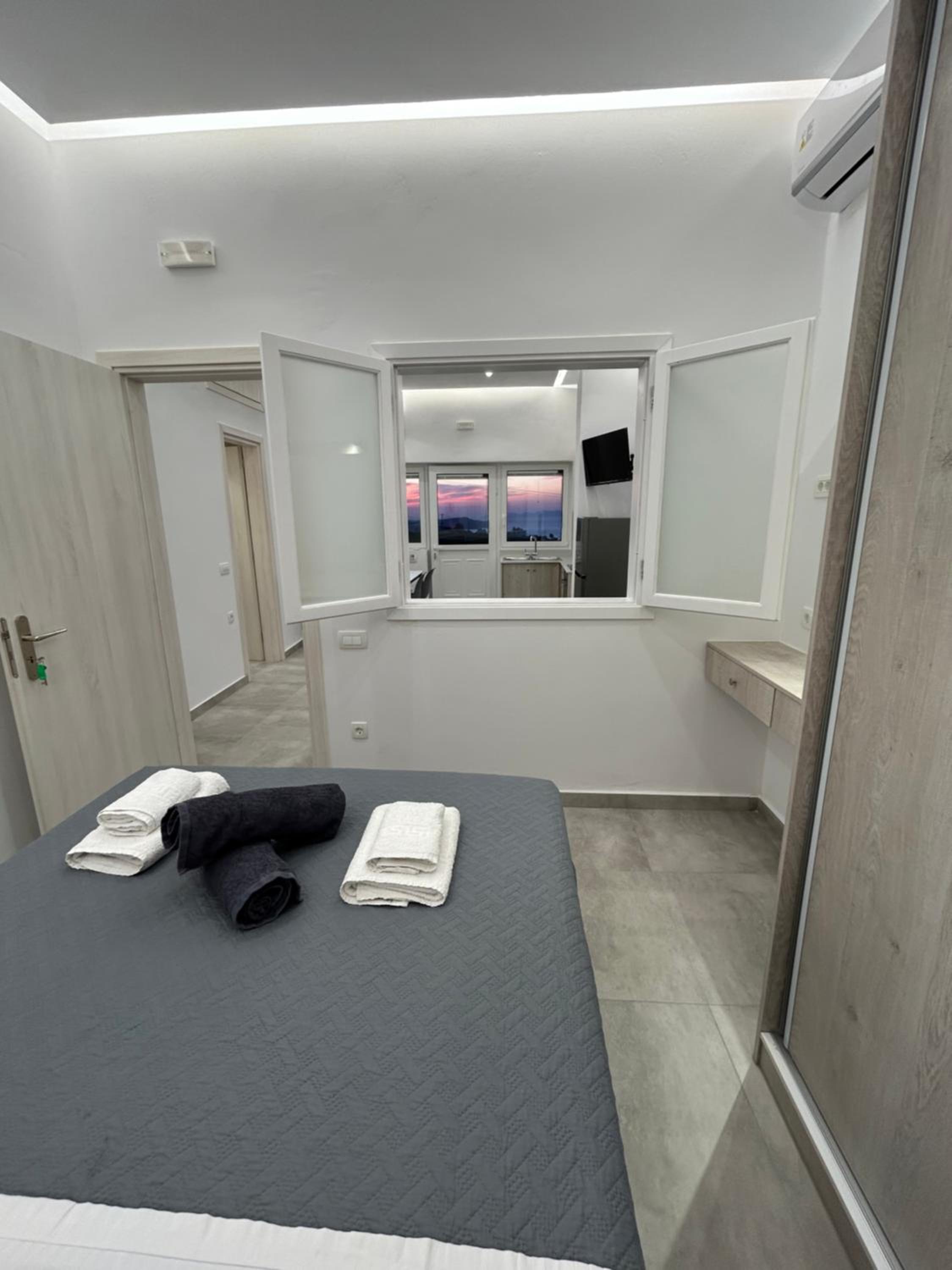 Two-Bedroom Deluxe Apartment with Ocean View photo 1