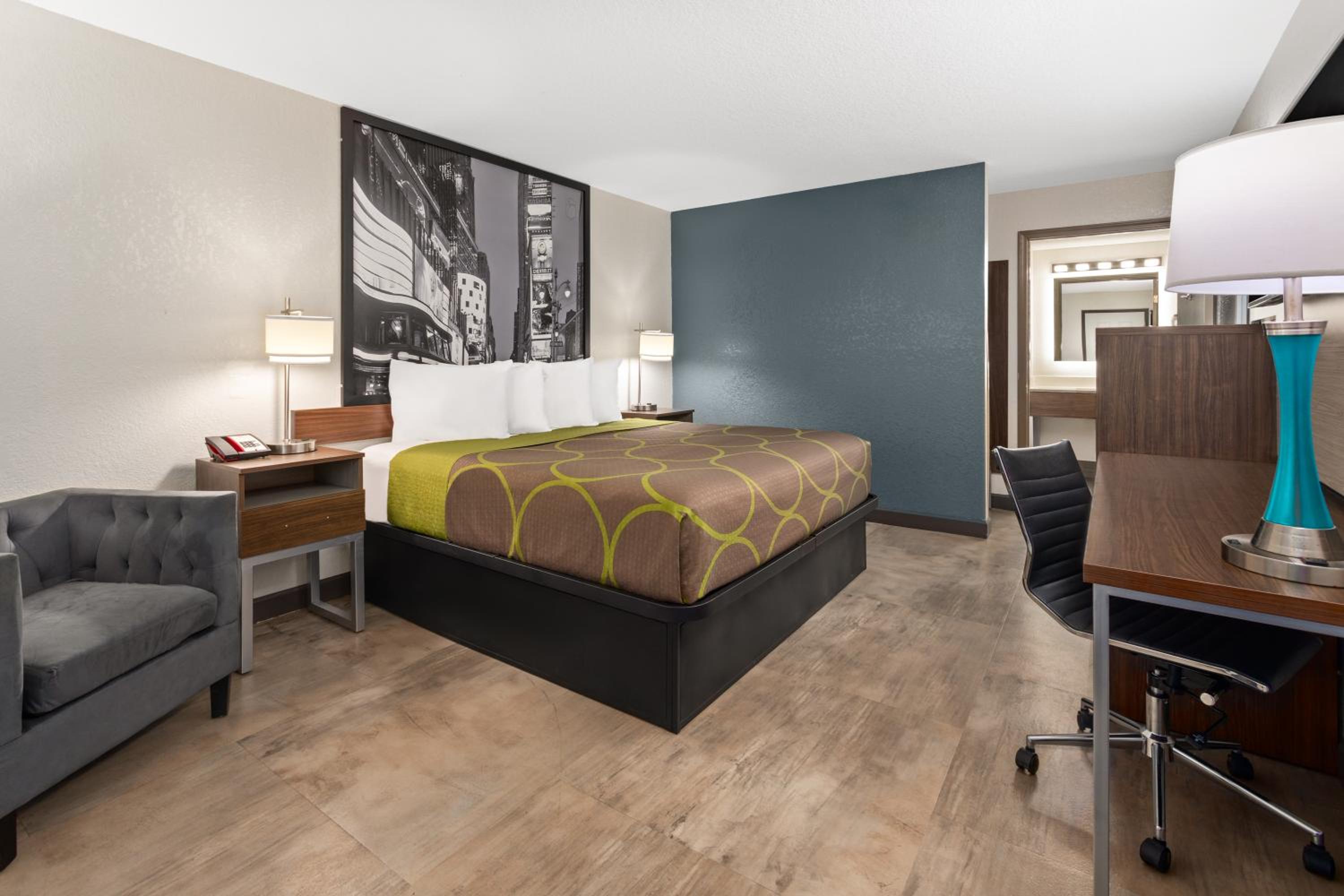 King Room with Mobility/Hearing Impaired Access - Non-Smoking - Photo 5