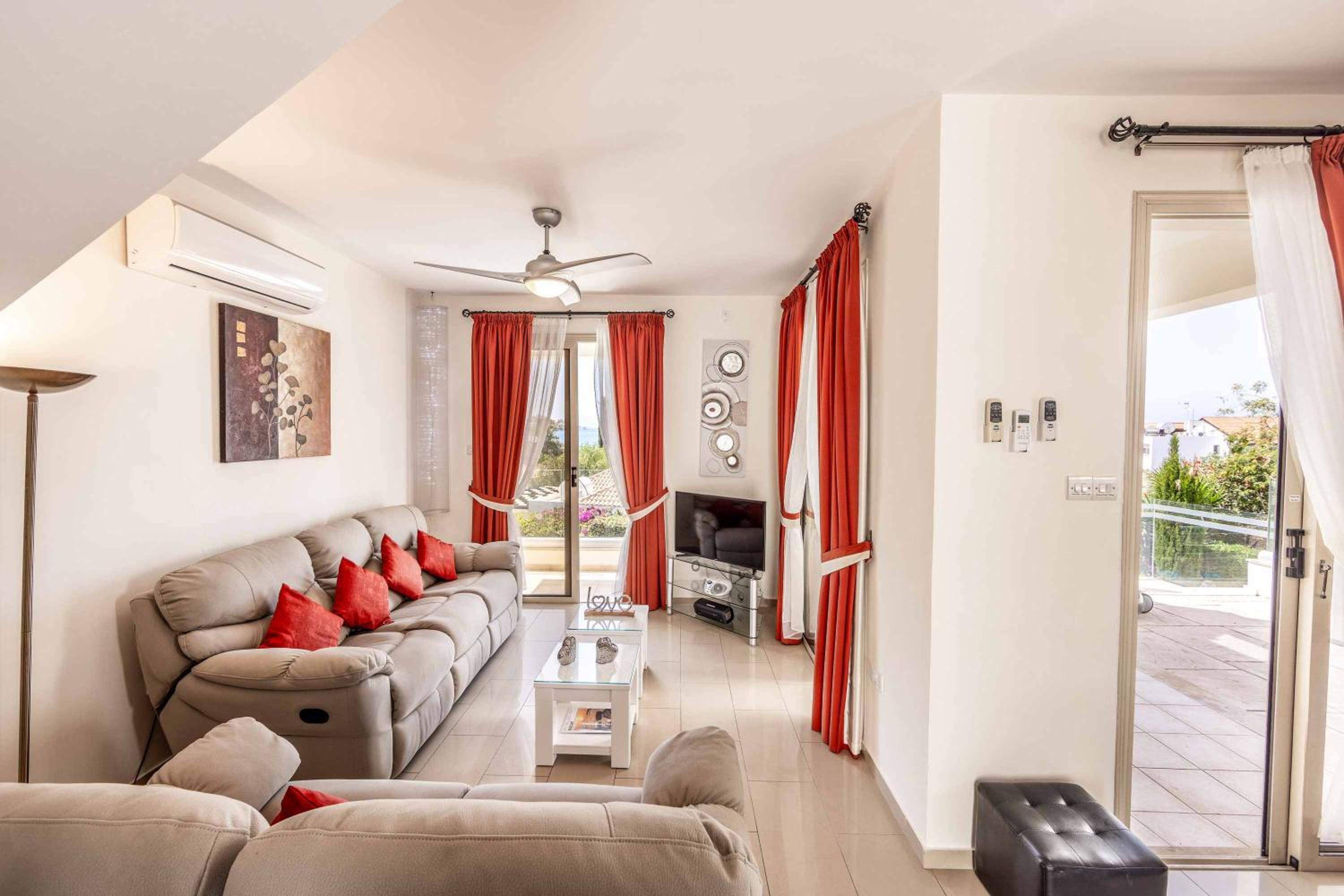Villa photo 1