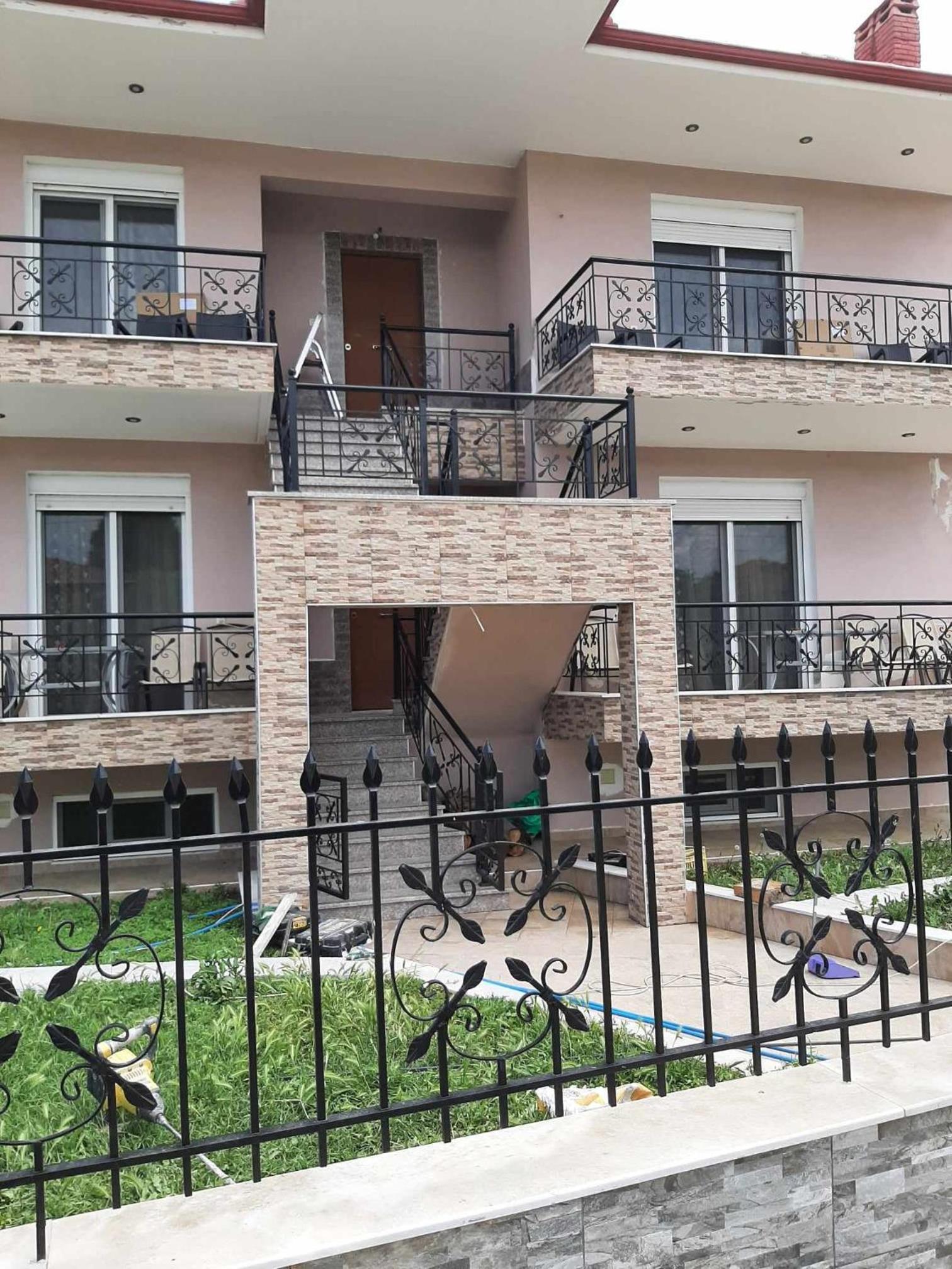 Deluxe Two-Bedroom Apartment with Garden View photo 3