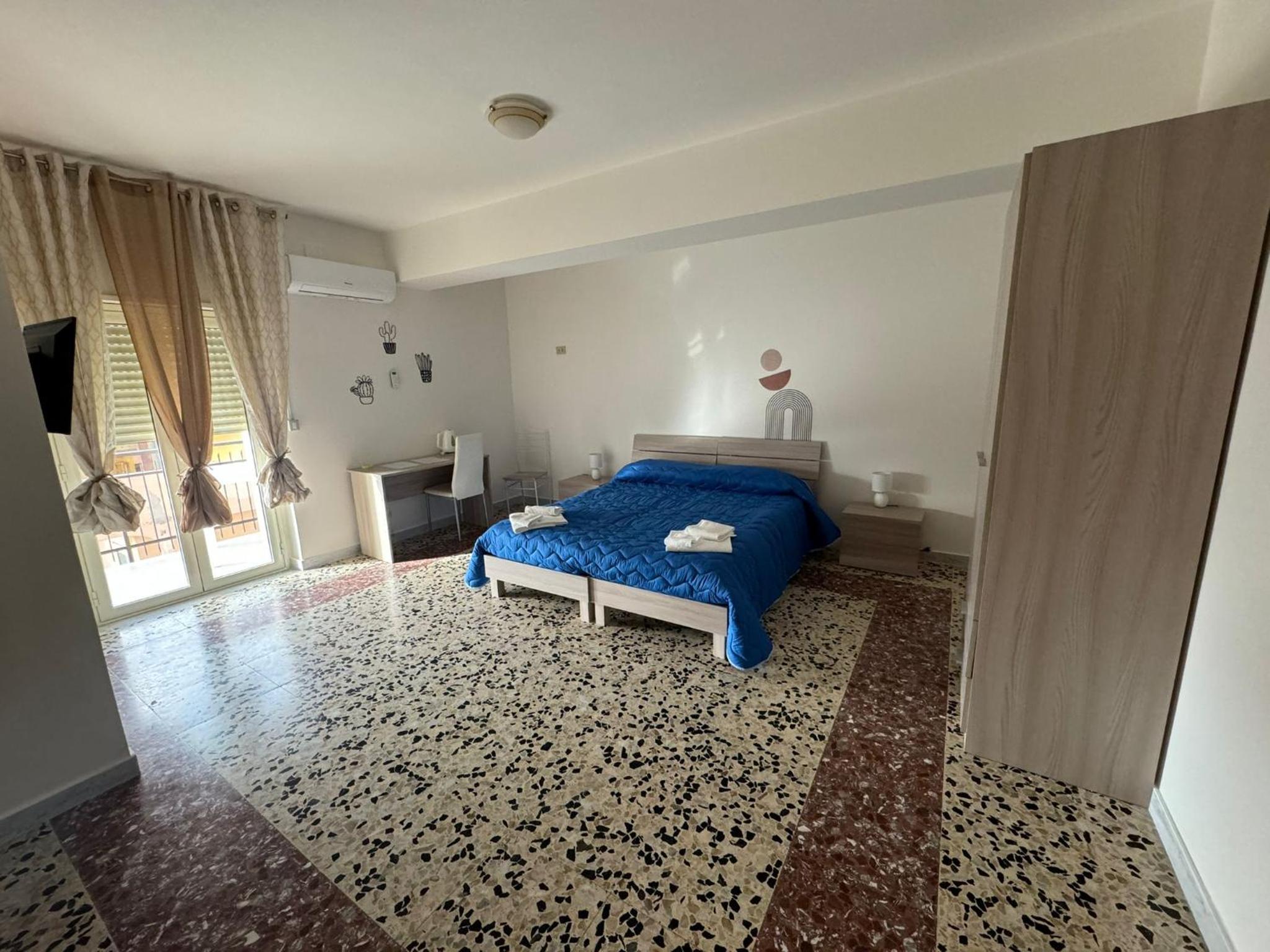 Large Double Room