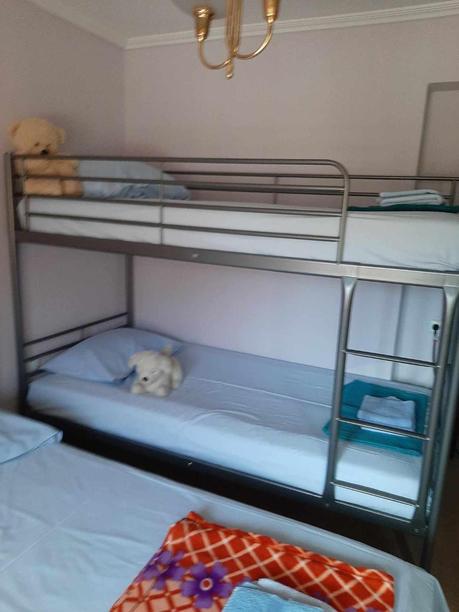 Deluxe Two-Bedroom Apartment with Garden View photo 3