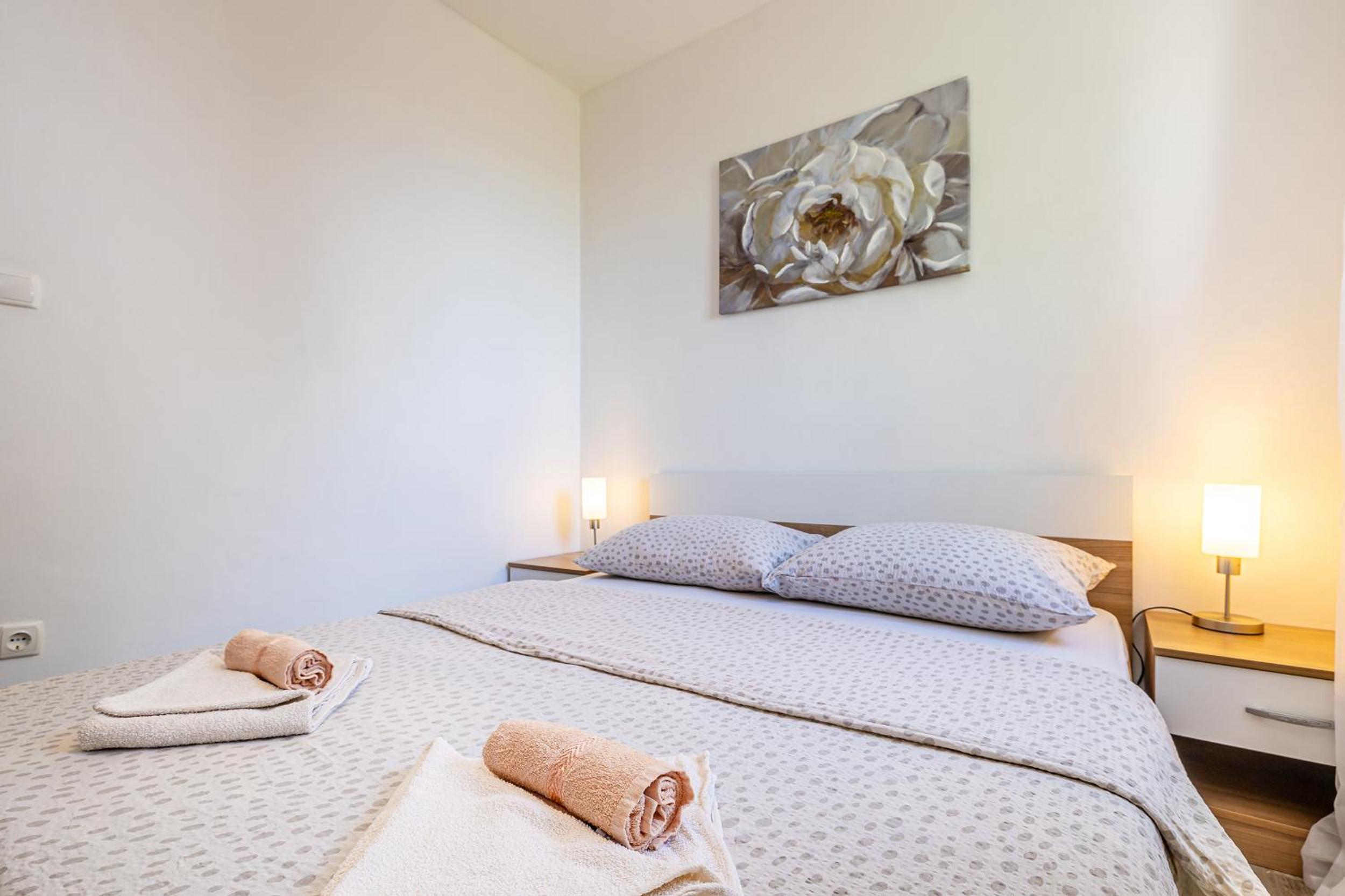 One-Bedroom Apartment with Sea View photo 2