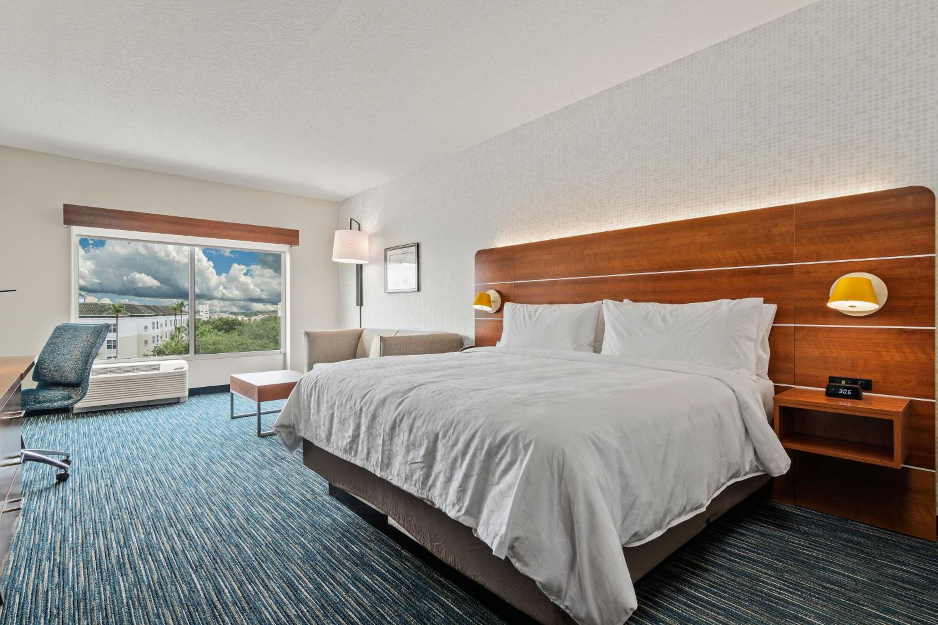 Family Suite with Sofa Bed and Accessible Tub thumbnail 6
