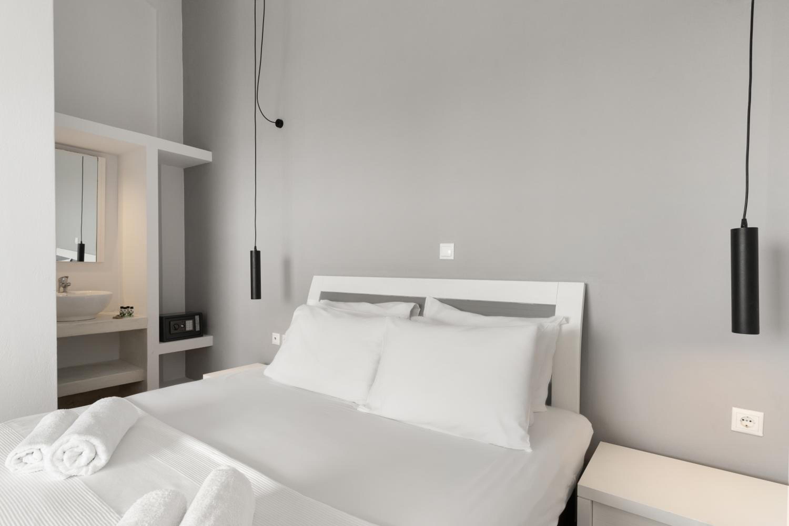 Two-Bedroom Suite Sea View with Jetted Tub