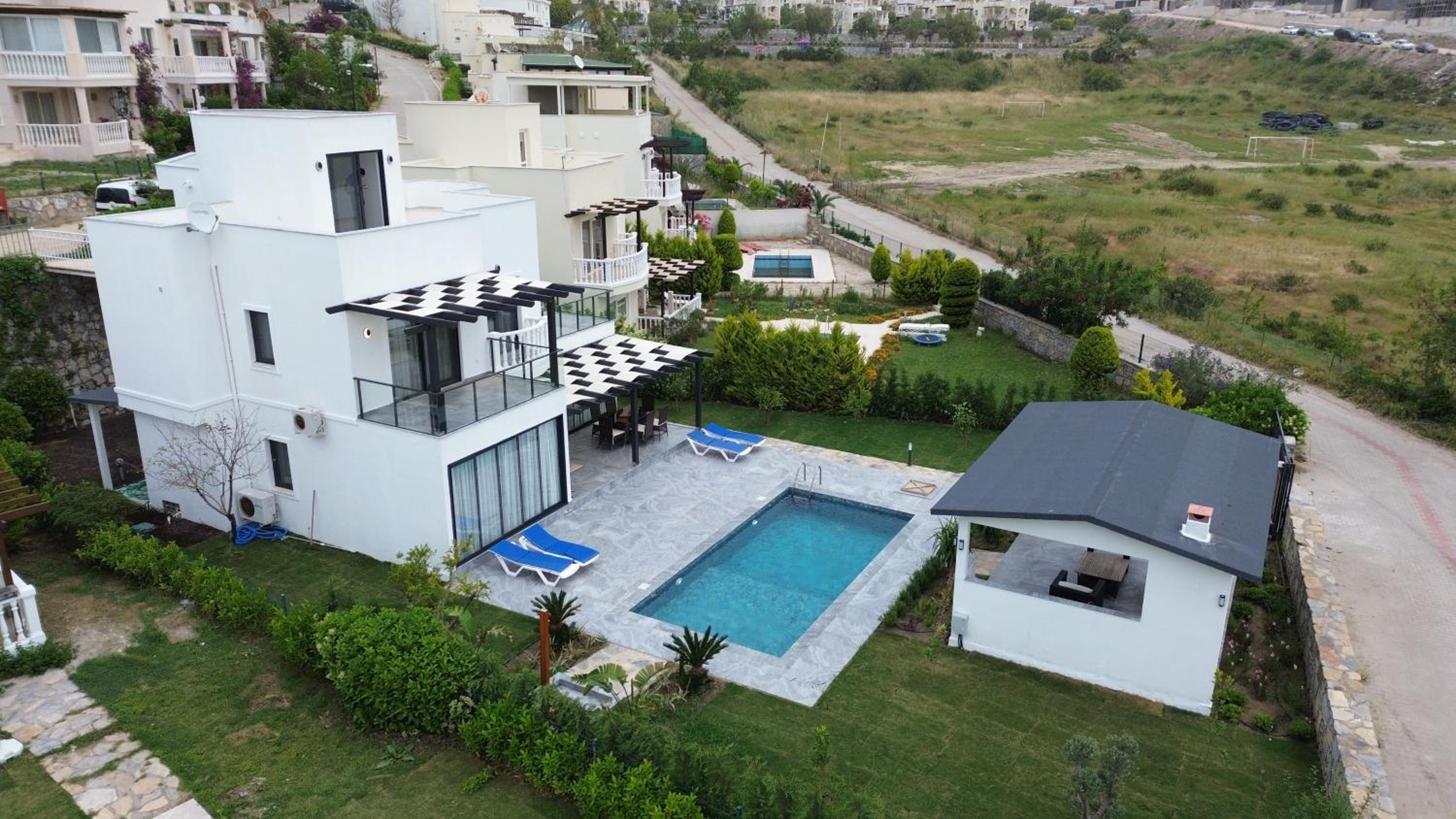 Villa with Private Pool photo 3