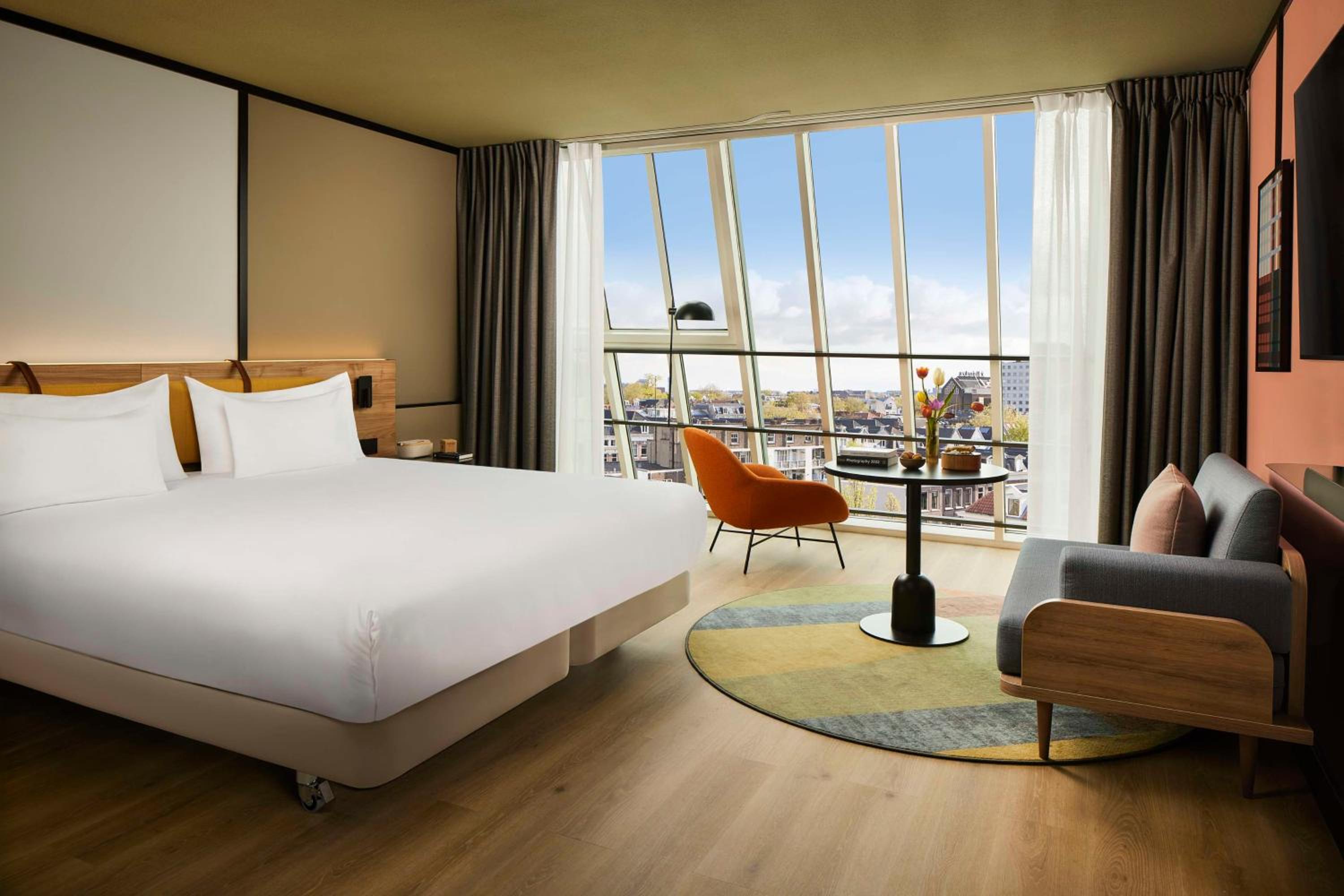 Superior Room with Panoramic Canal View with Extra Bed photo 3