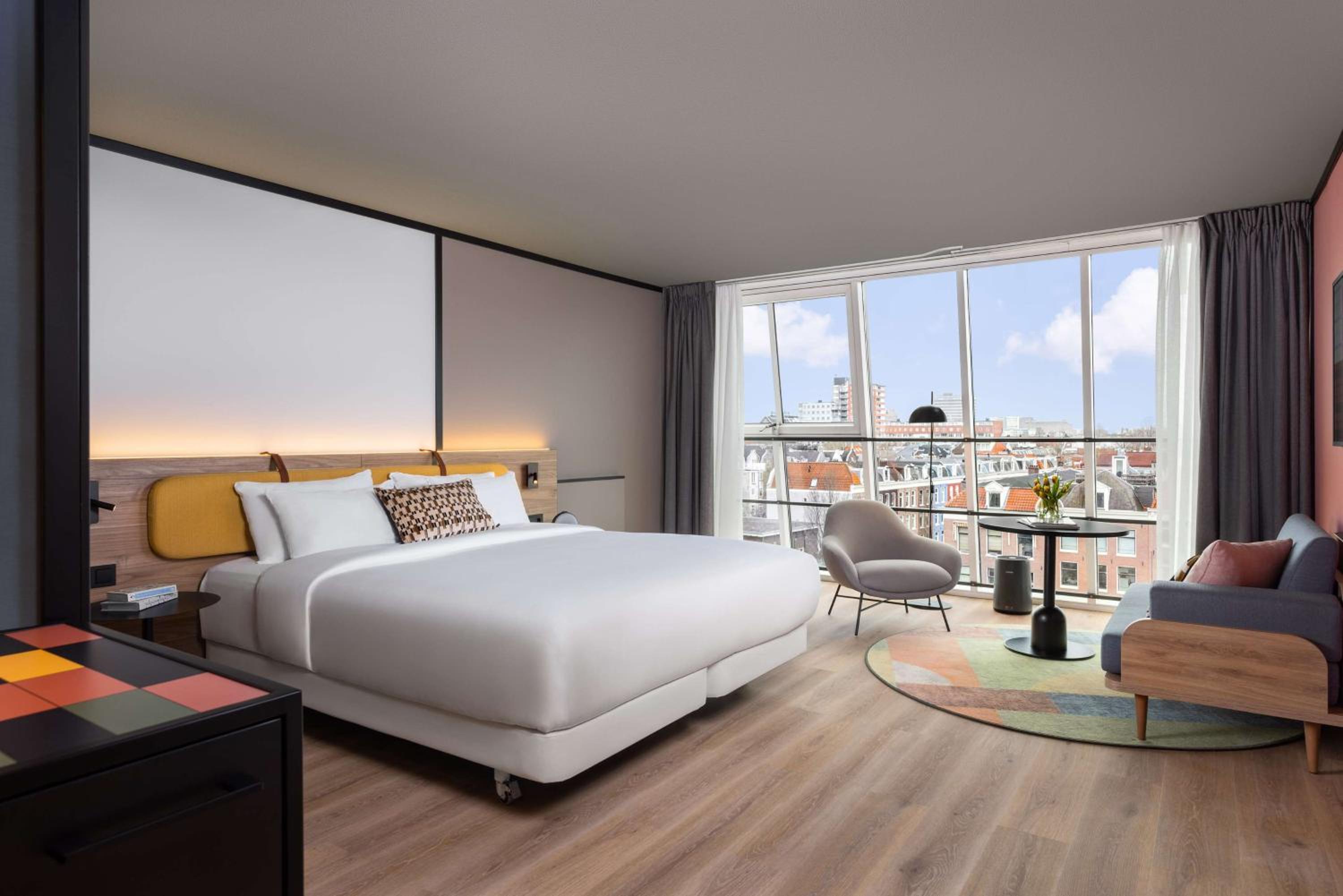Superior Room with Panoramic Canal View with Extra Bed photo 1