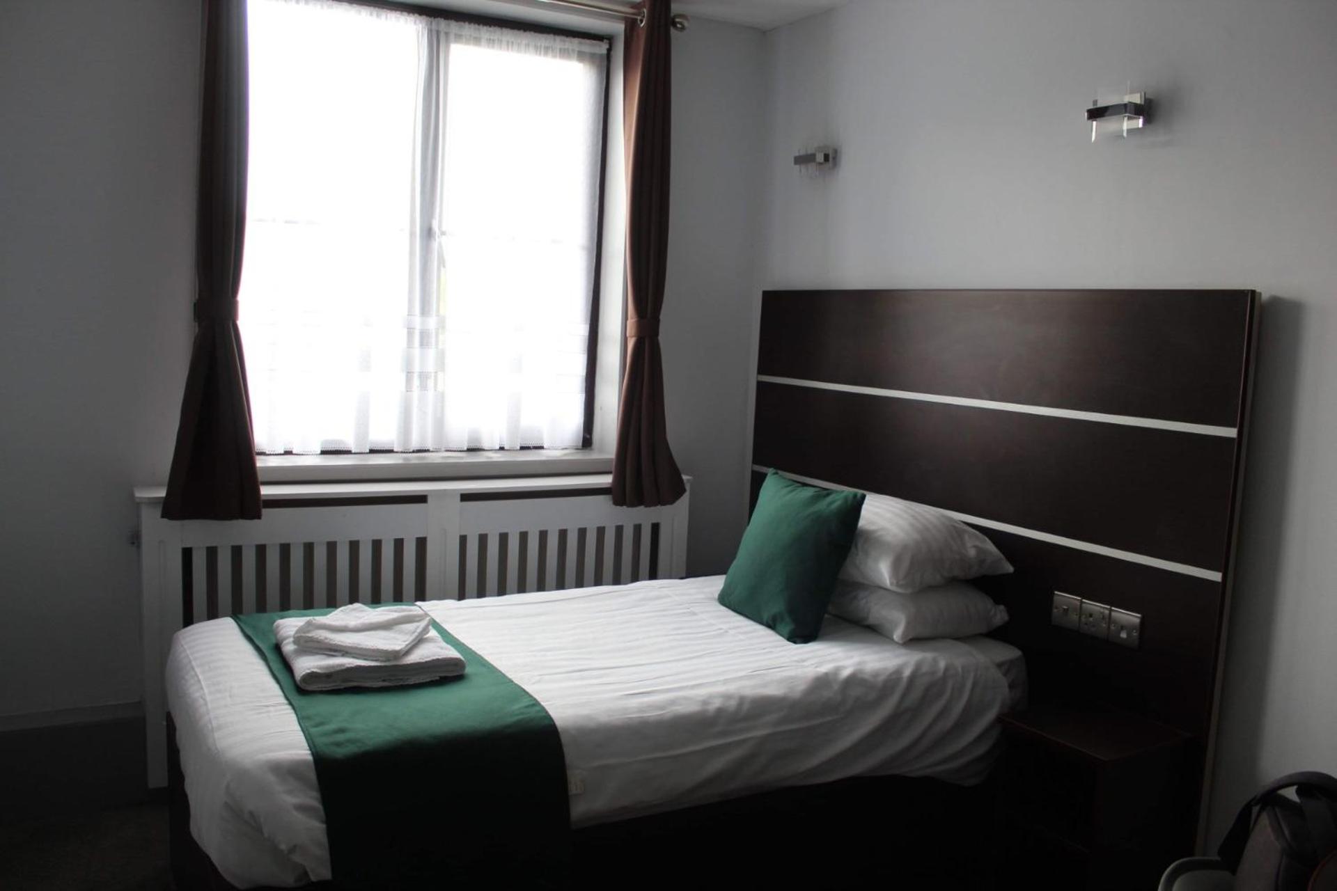 Standard Single Room With Shower