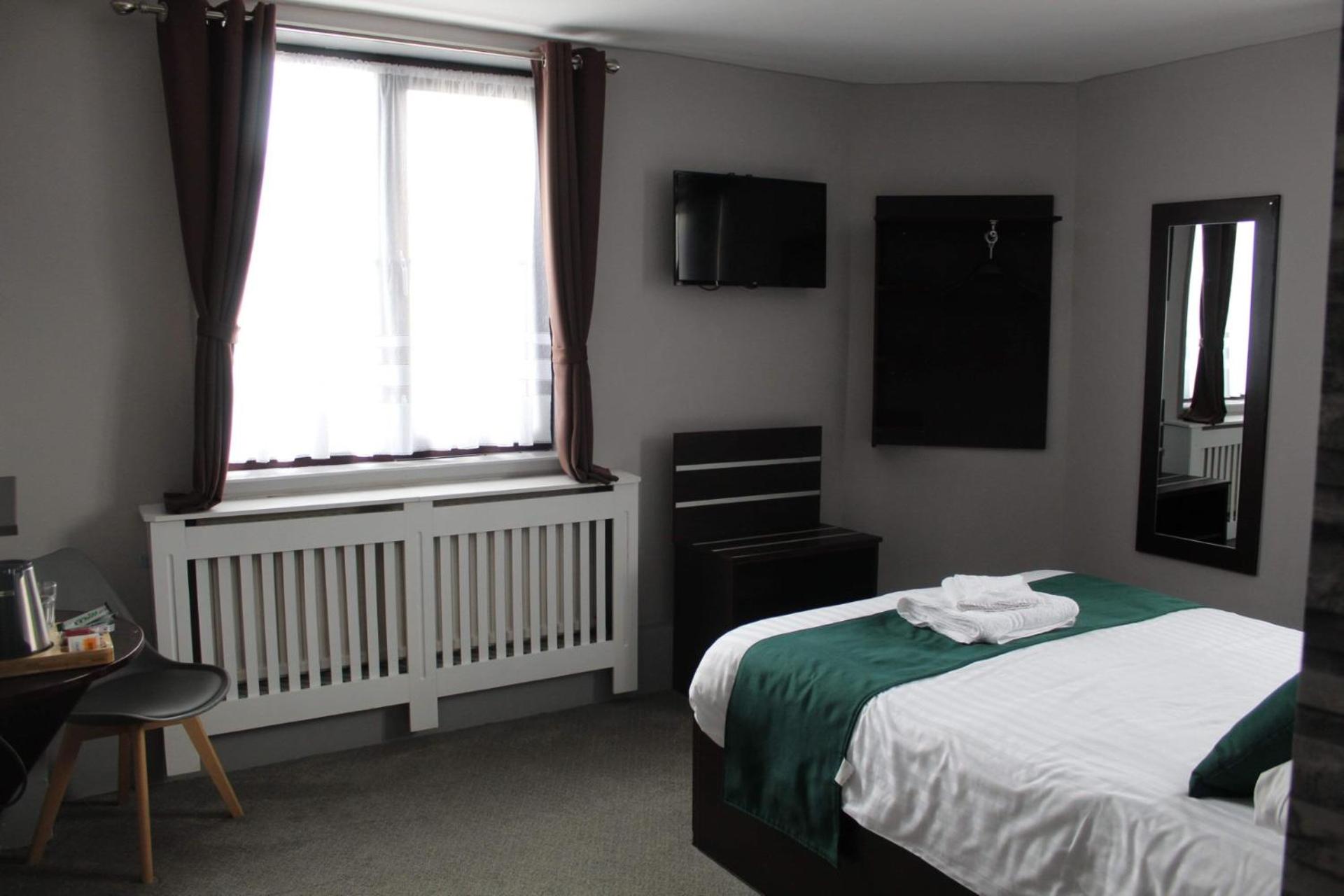Deluxe Double Room With Shower