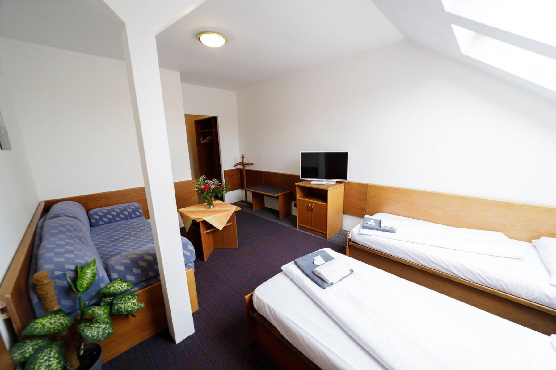 Twin Room with Bathroom