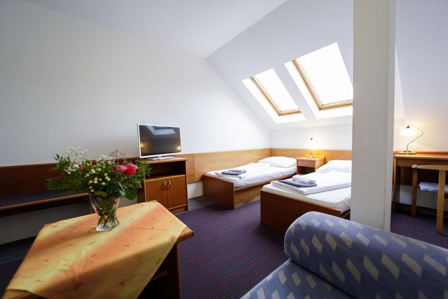 Twin Room with Private Bathroom