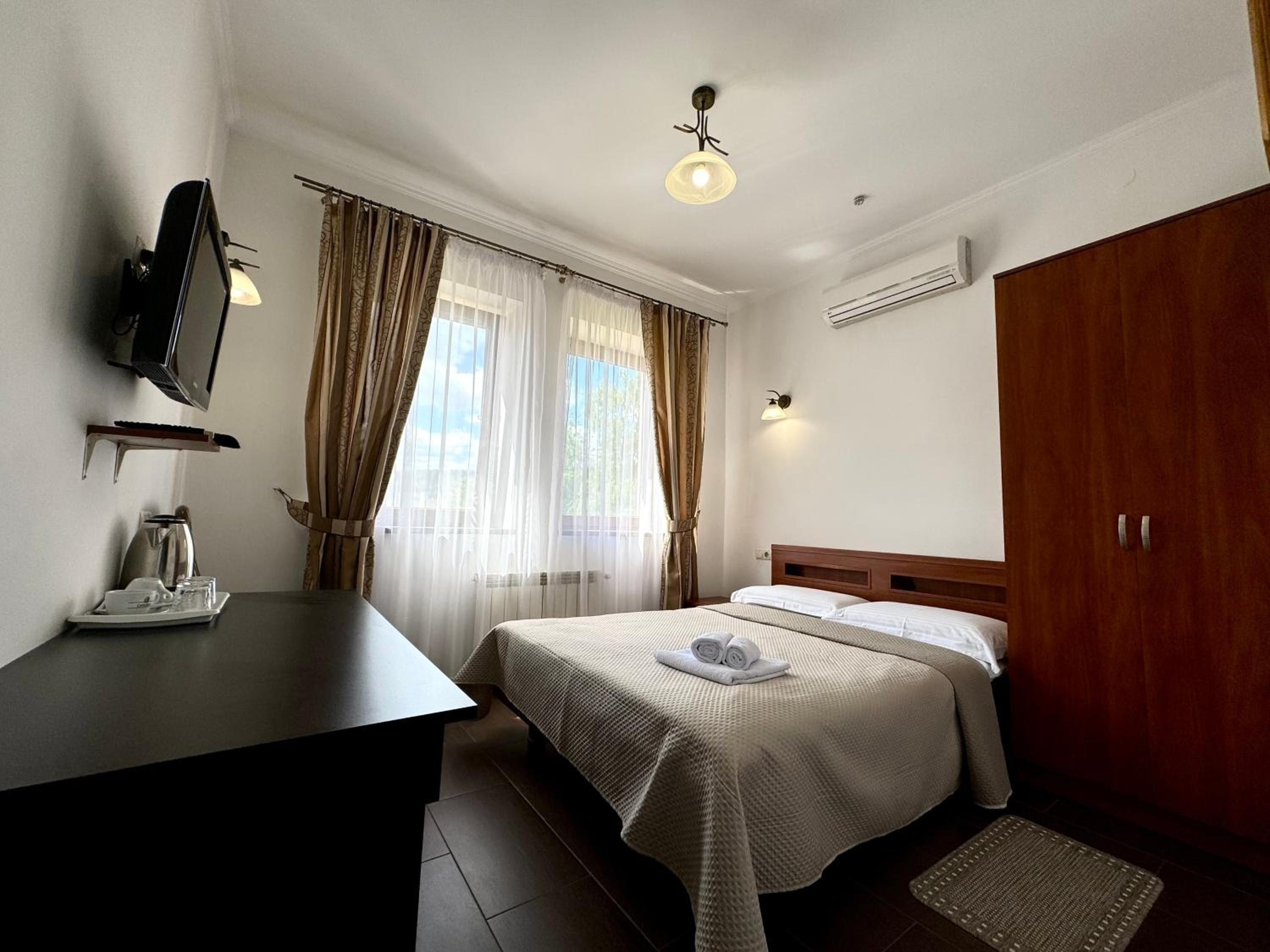 Economy Double Room photo 1
