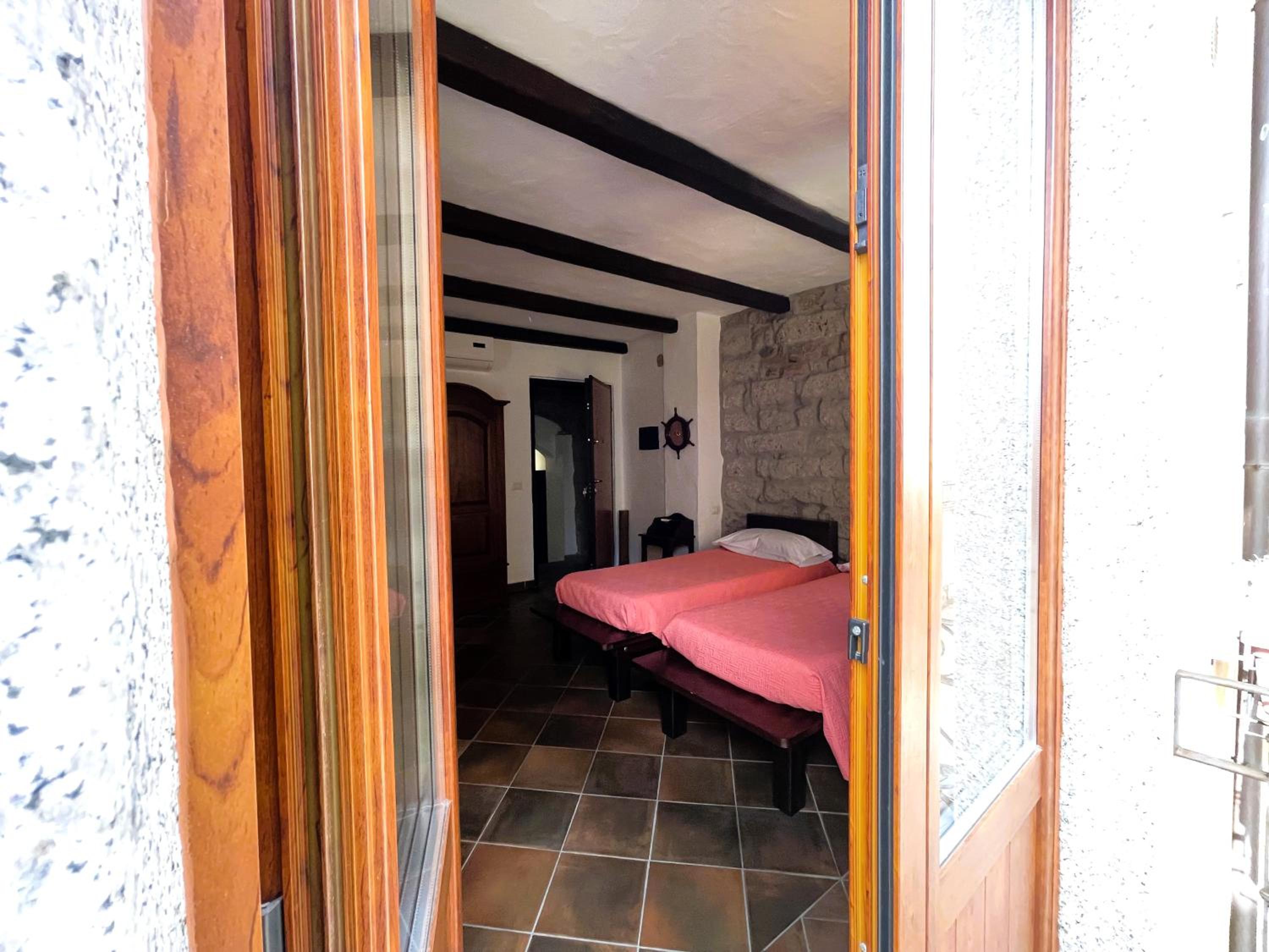 Deluxe Twin Room photo 1