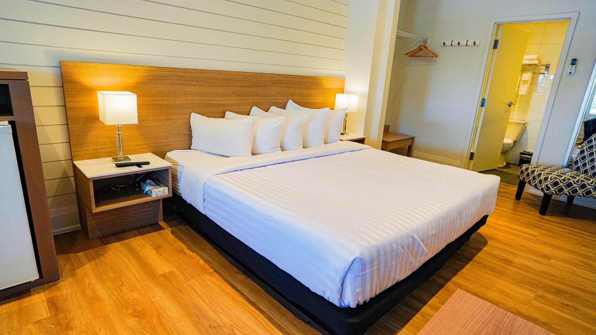 Standard King Room - Photo 2