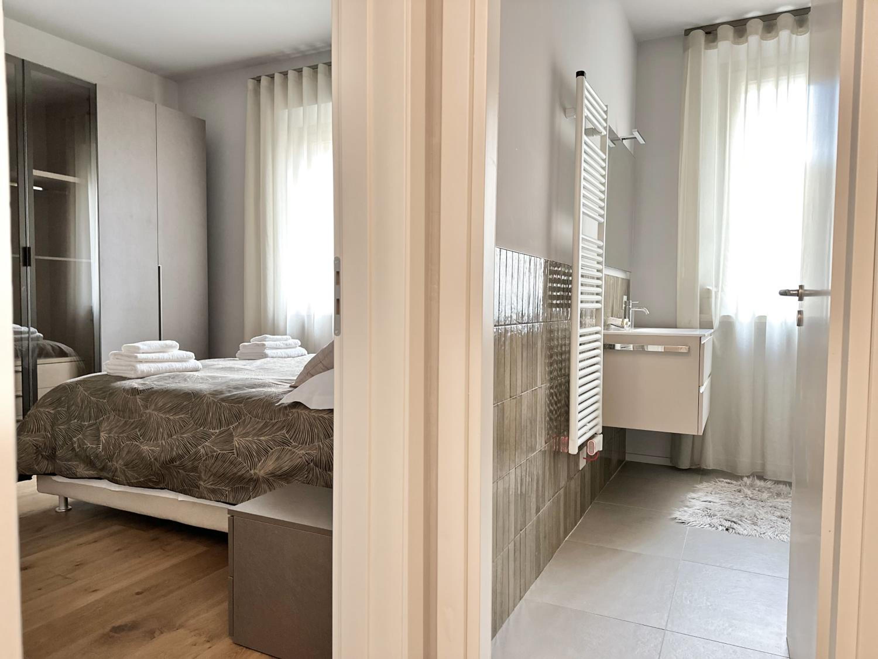 Two-Bedroom Apartment with Balcony photo 2