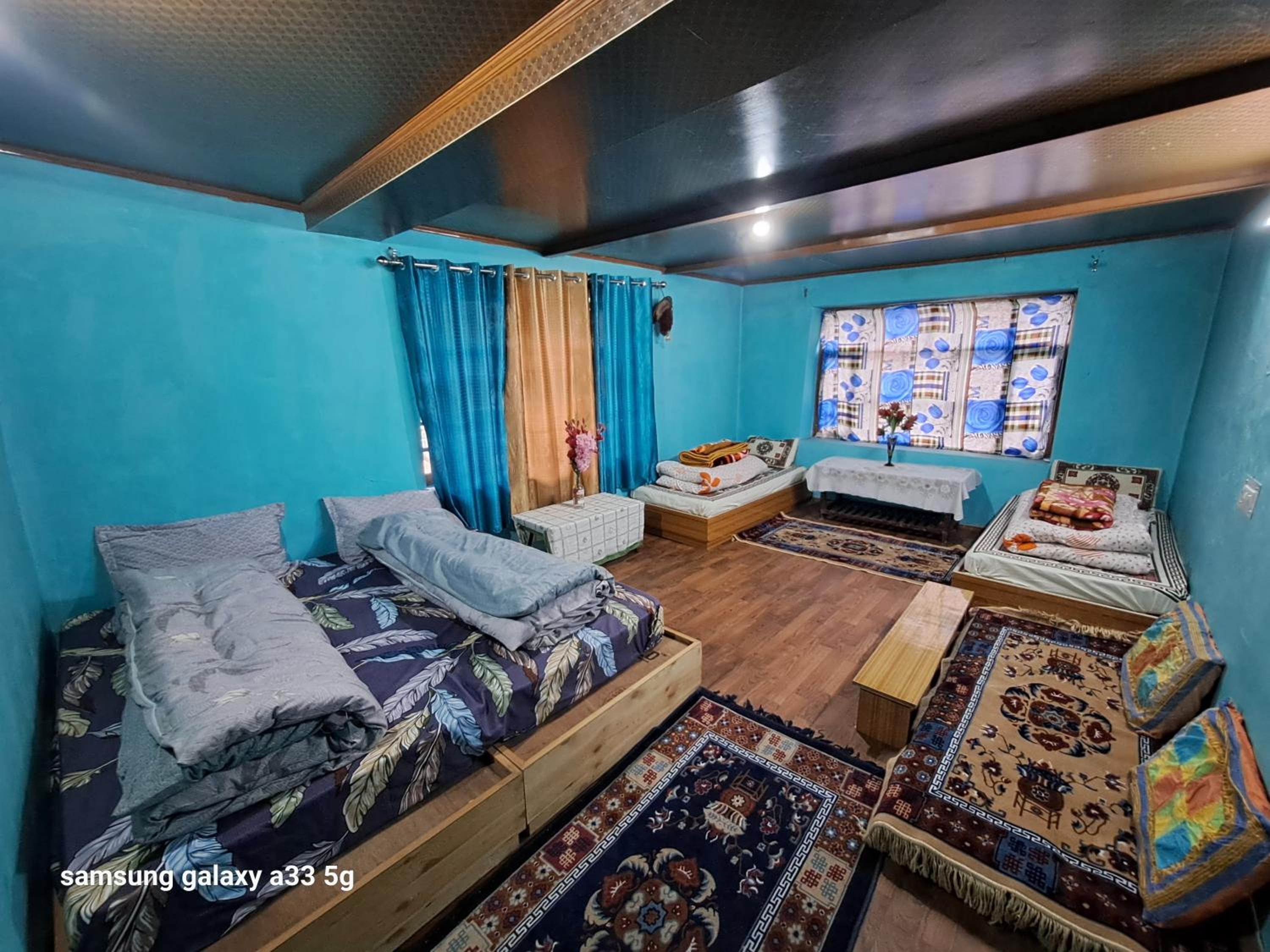 Standard Double Room With Shared Bathroom photo 1