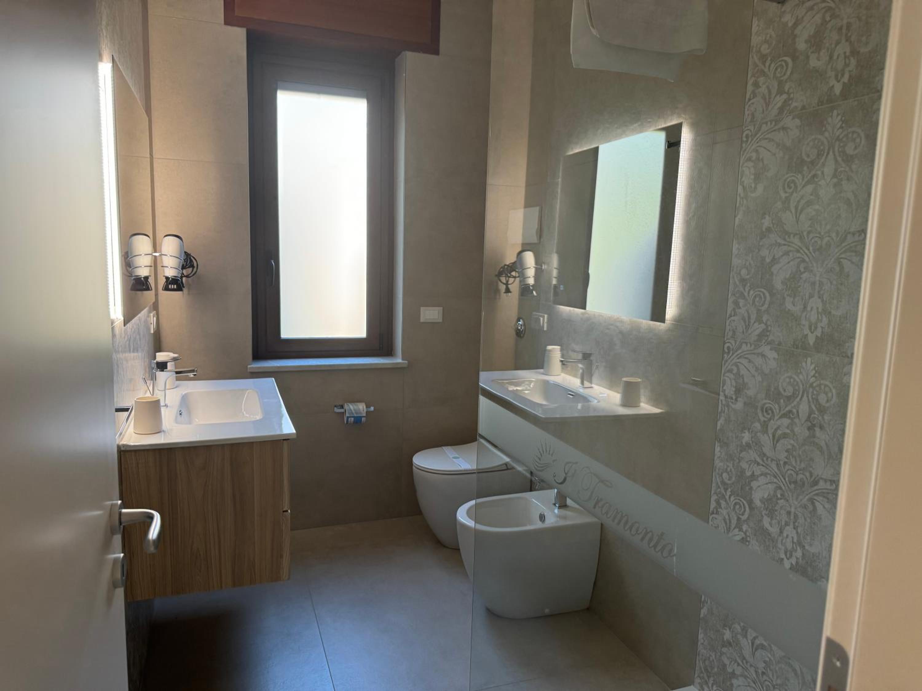 Double Room - Photo 13