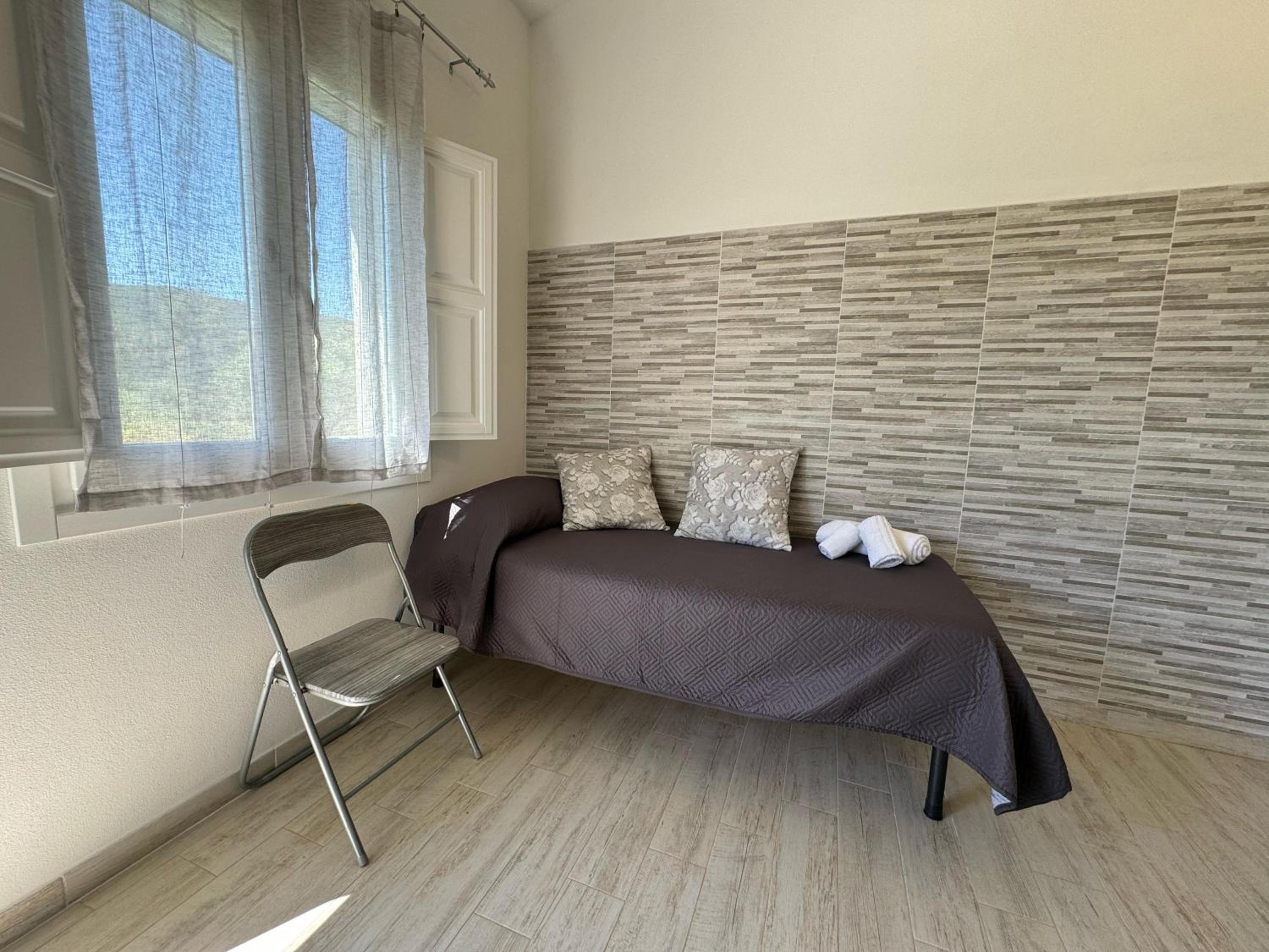 Large Double Room photo 3