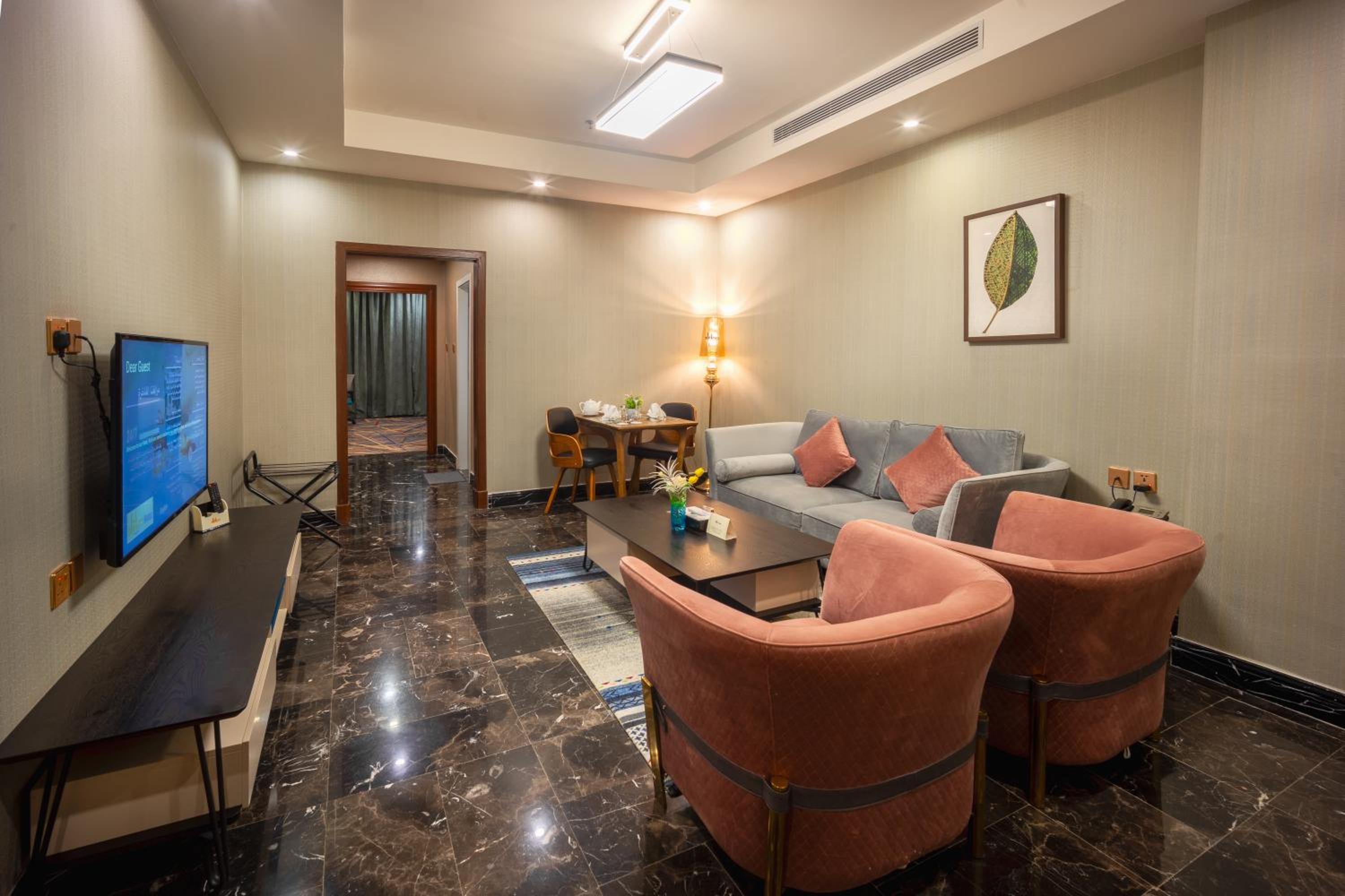 Junior Suite Back View - Photo 3