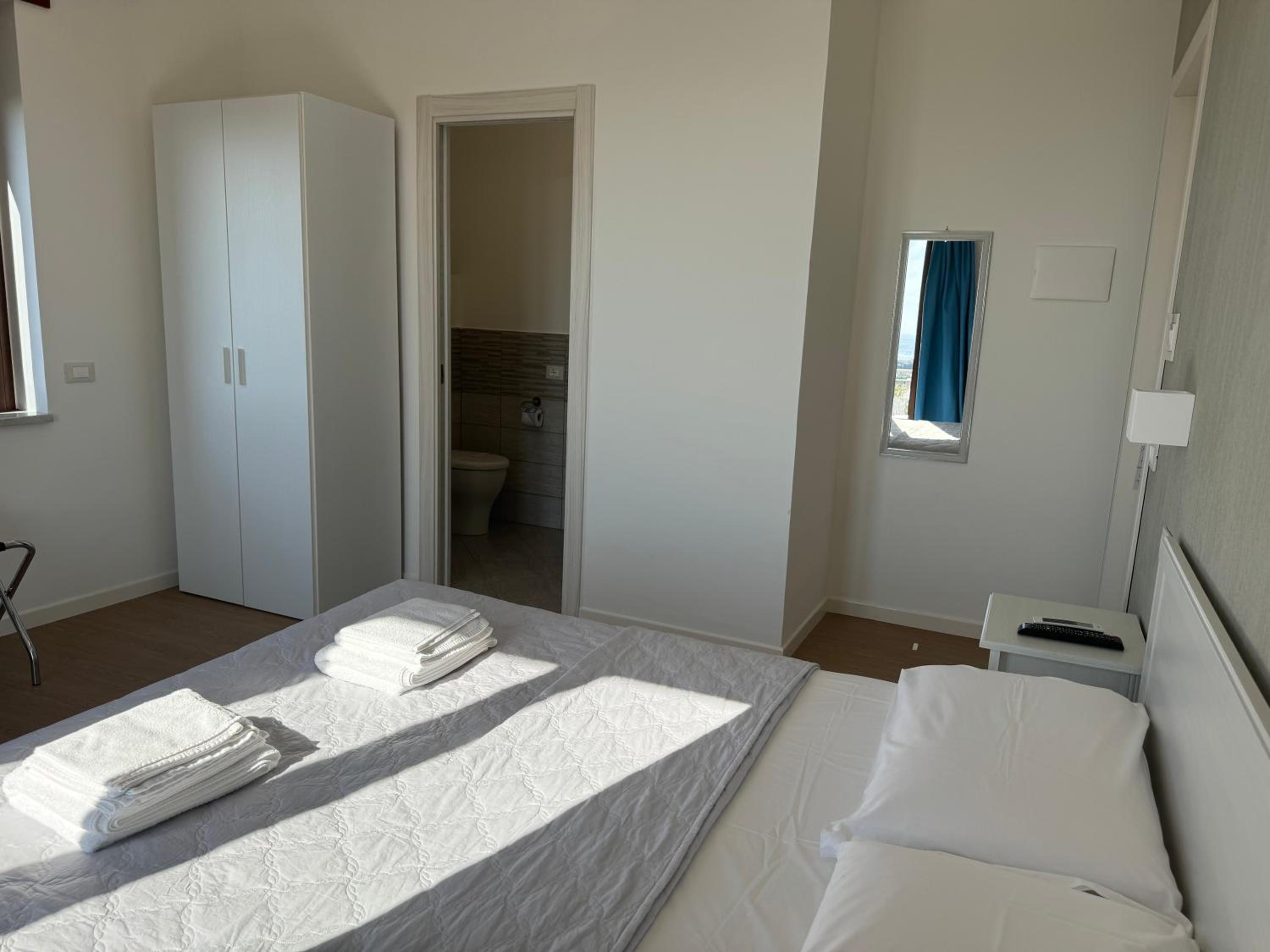 Deluxe Room - Photo 1