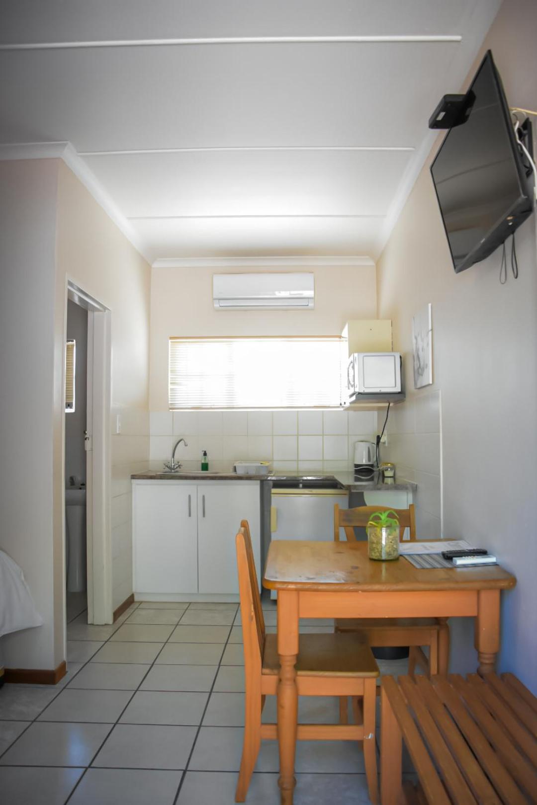 Double Room with Private Bathroom photo 2