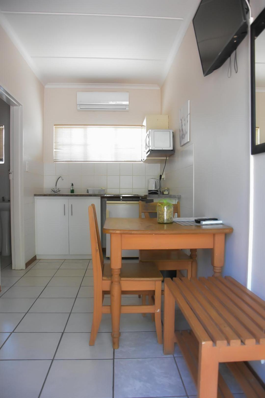 Double Room with Private Bathroom photo 3