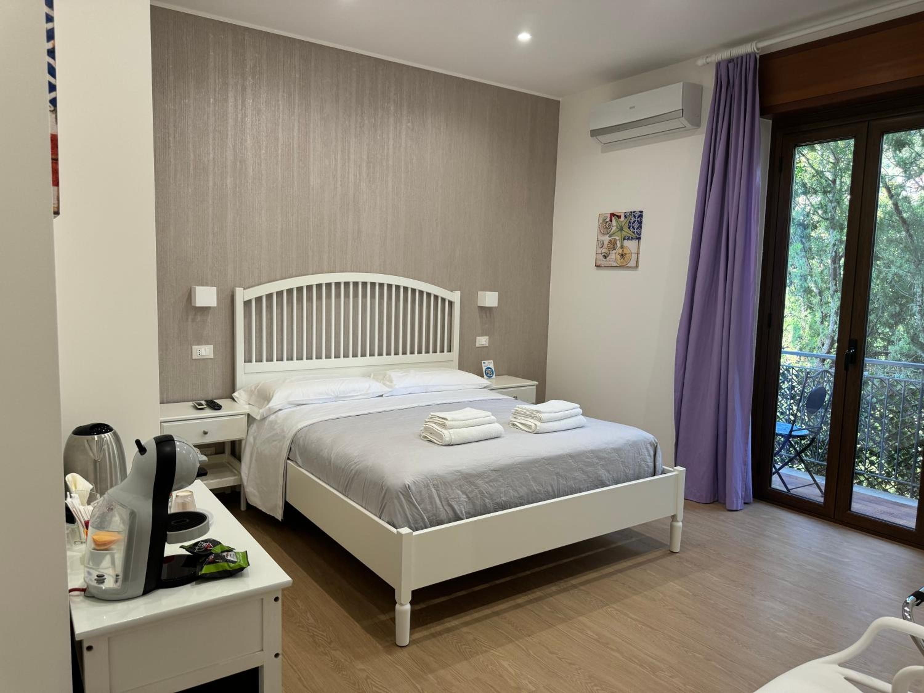 Double Room - Photo 4