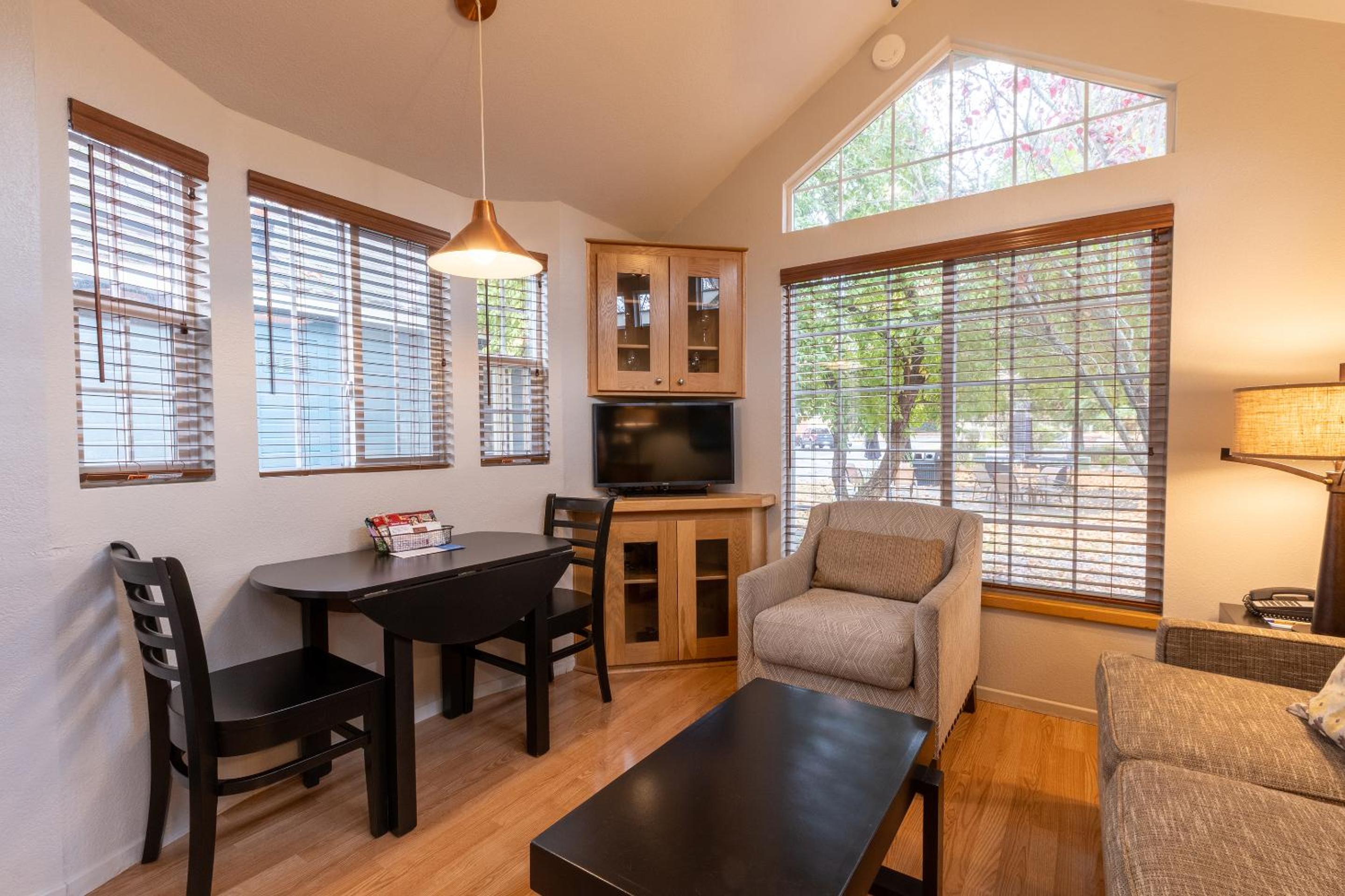 One-Bedroom Cottage - Photo 1
