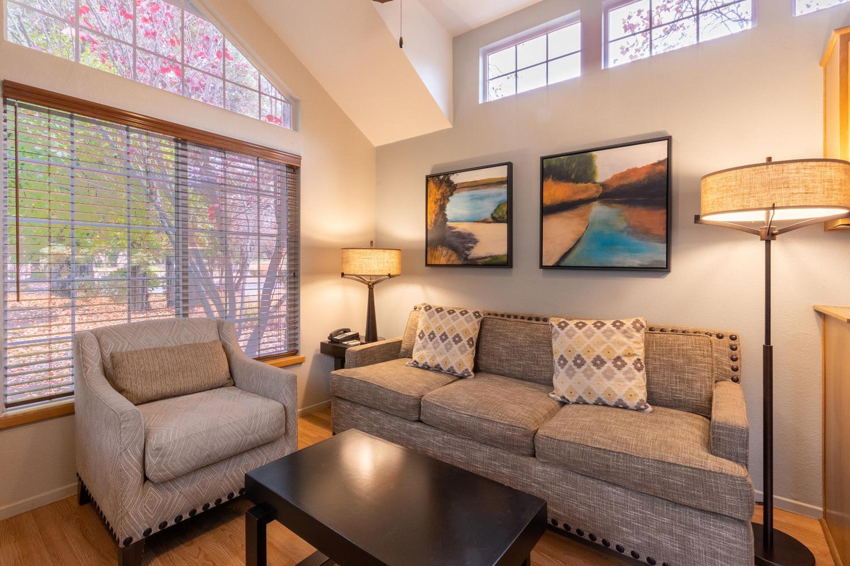 One-Bedroom Cottage - Photo 8