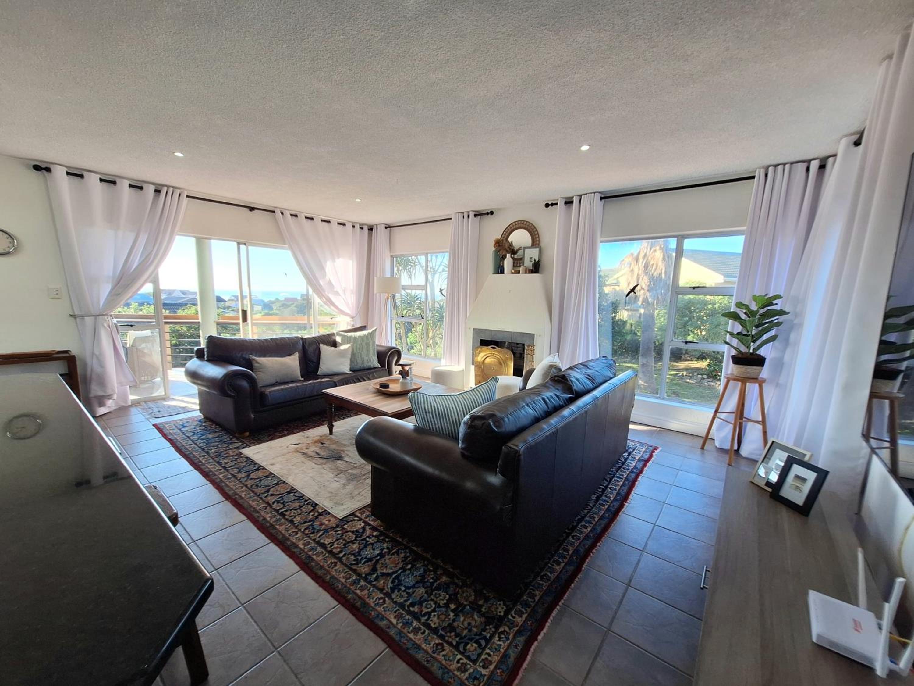 Family Two-Bedroom Apartment with View photo 1