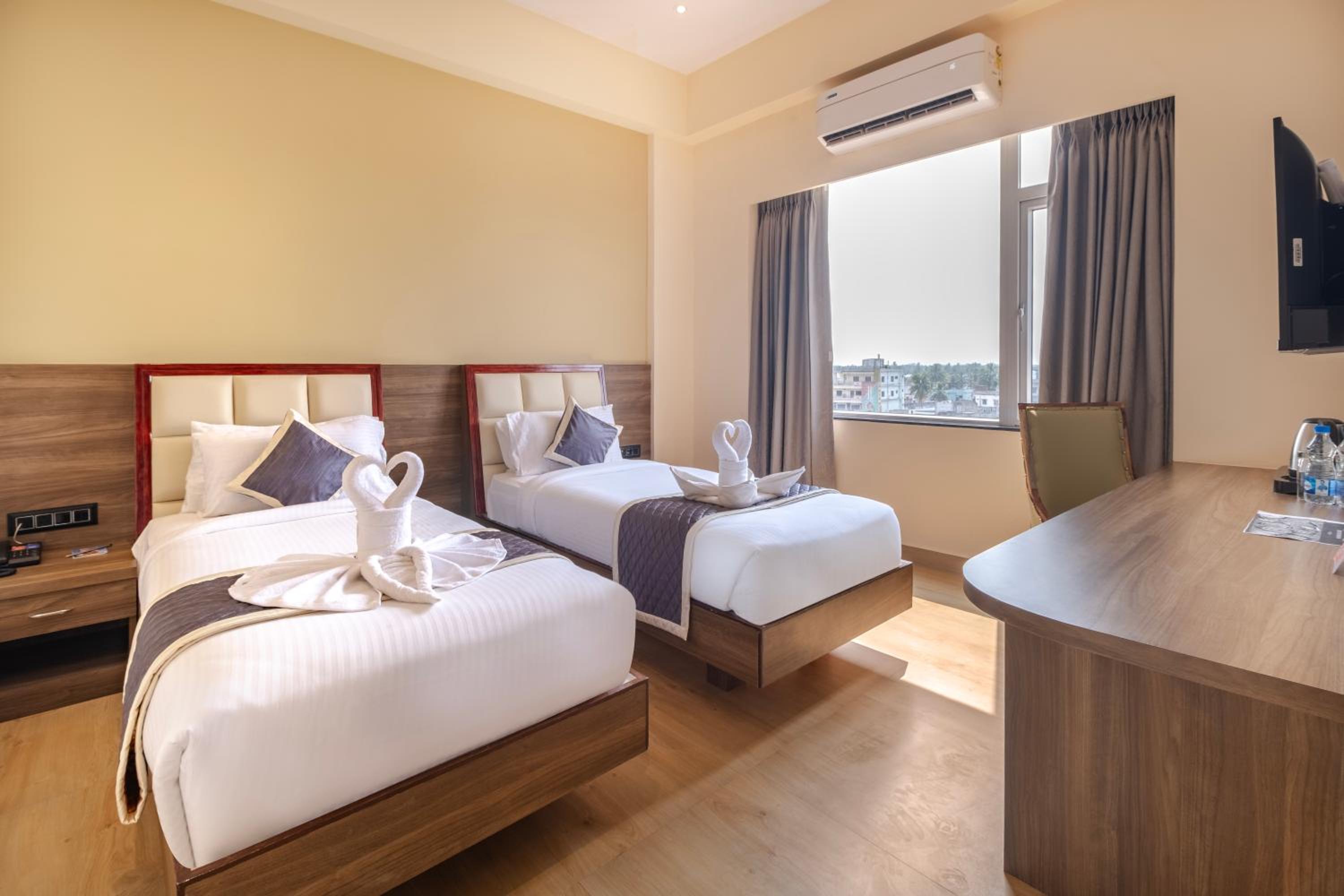 Deluxe Twin Room - Photo 2