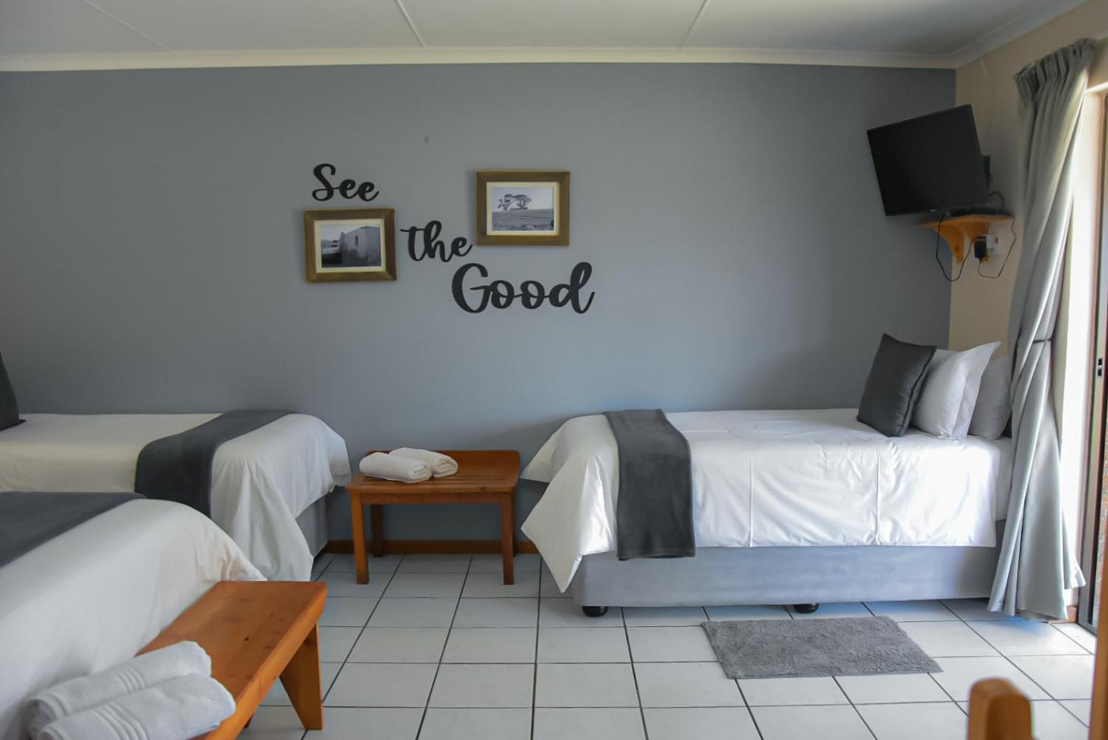 Family Room with Private Bathroom - Photo 15