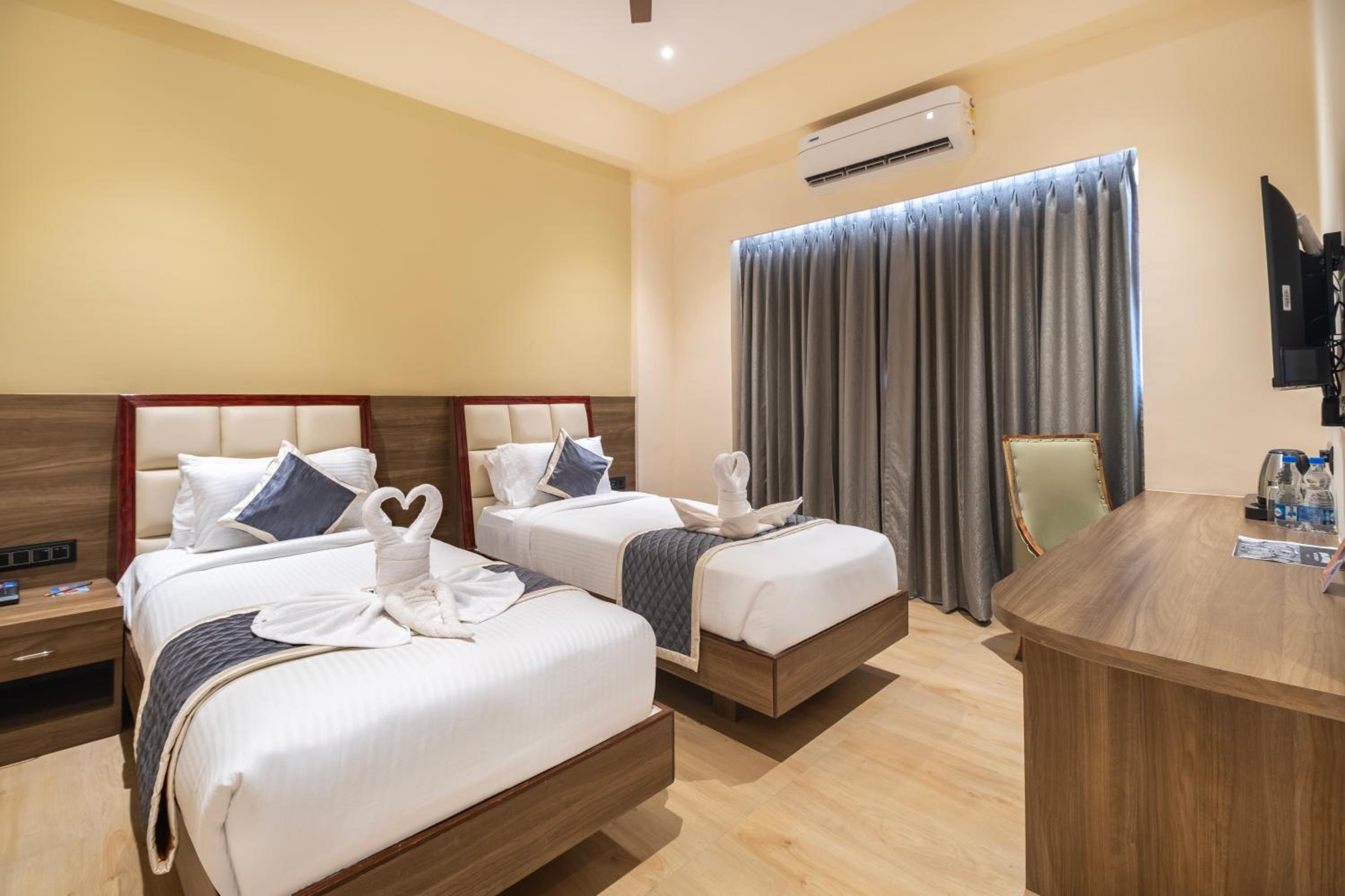 Deluxe Twin Room - Photo 3