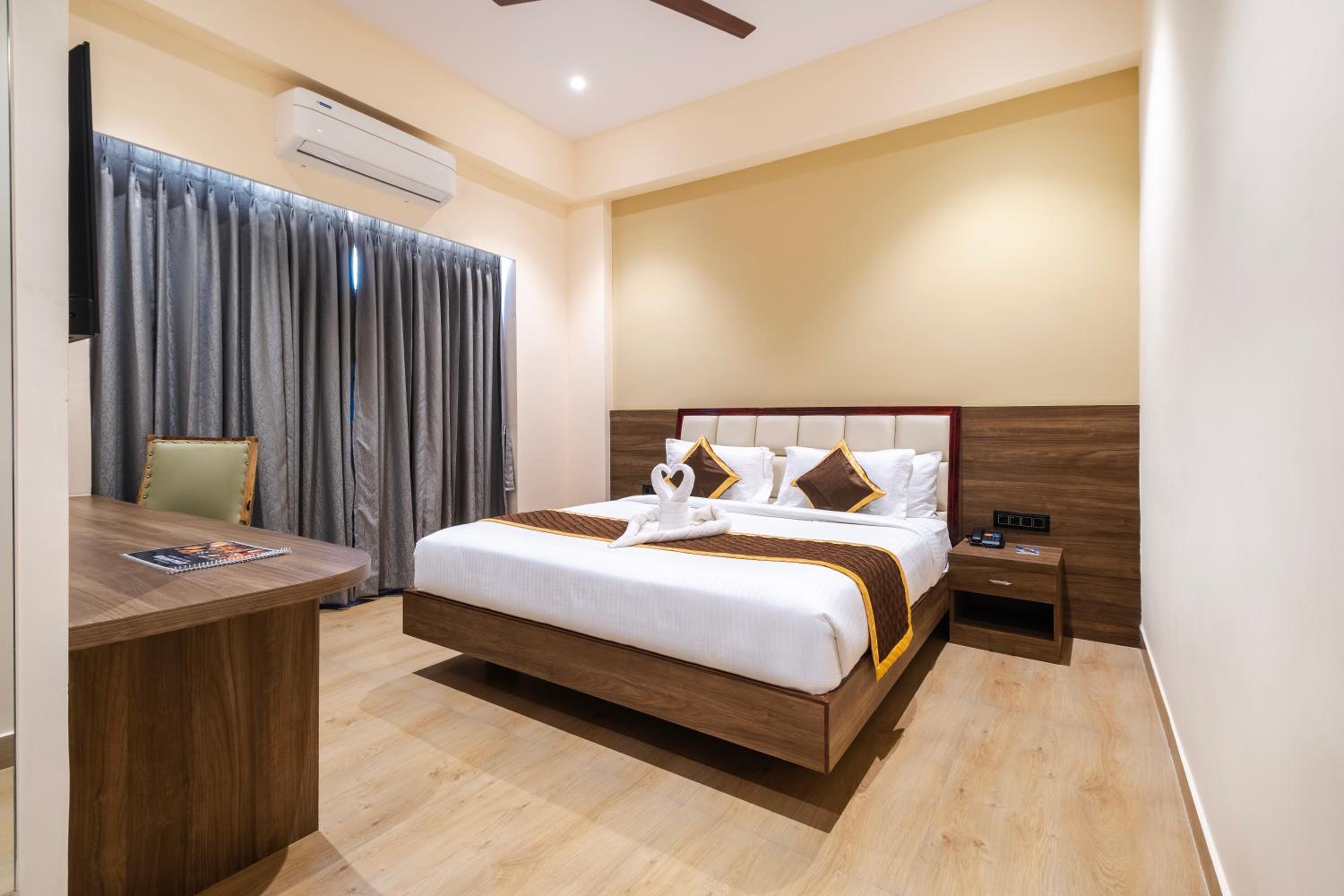 Superior King Room photo 2