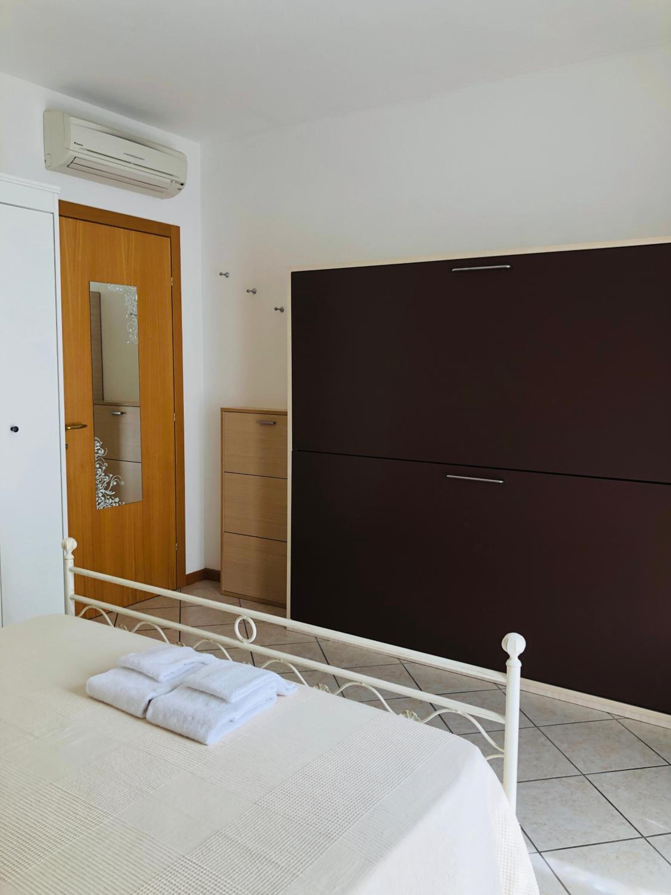 One-Bedroom Apartment photo 3