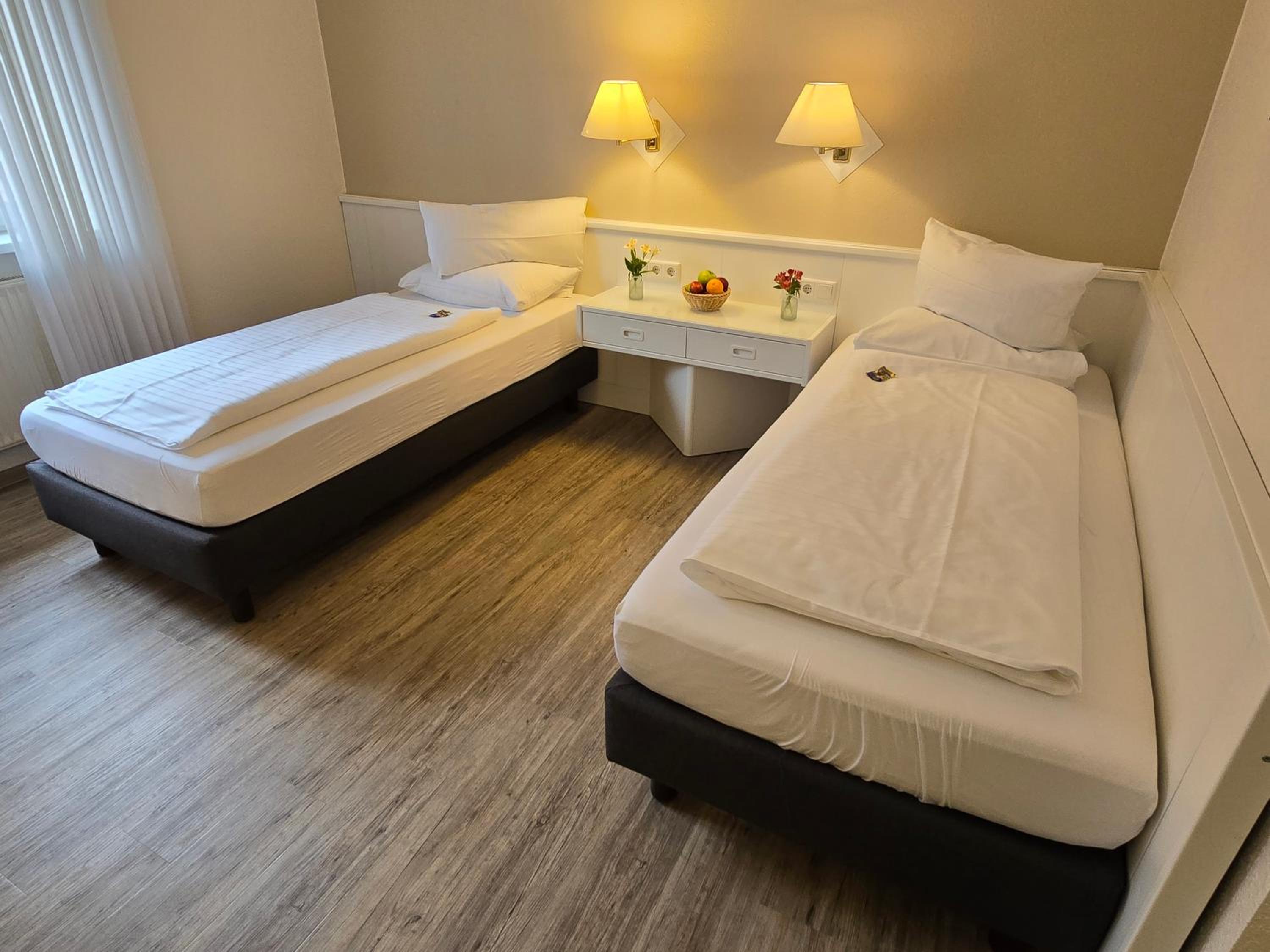 Twin Room - Photo 4