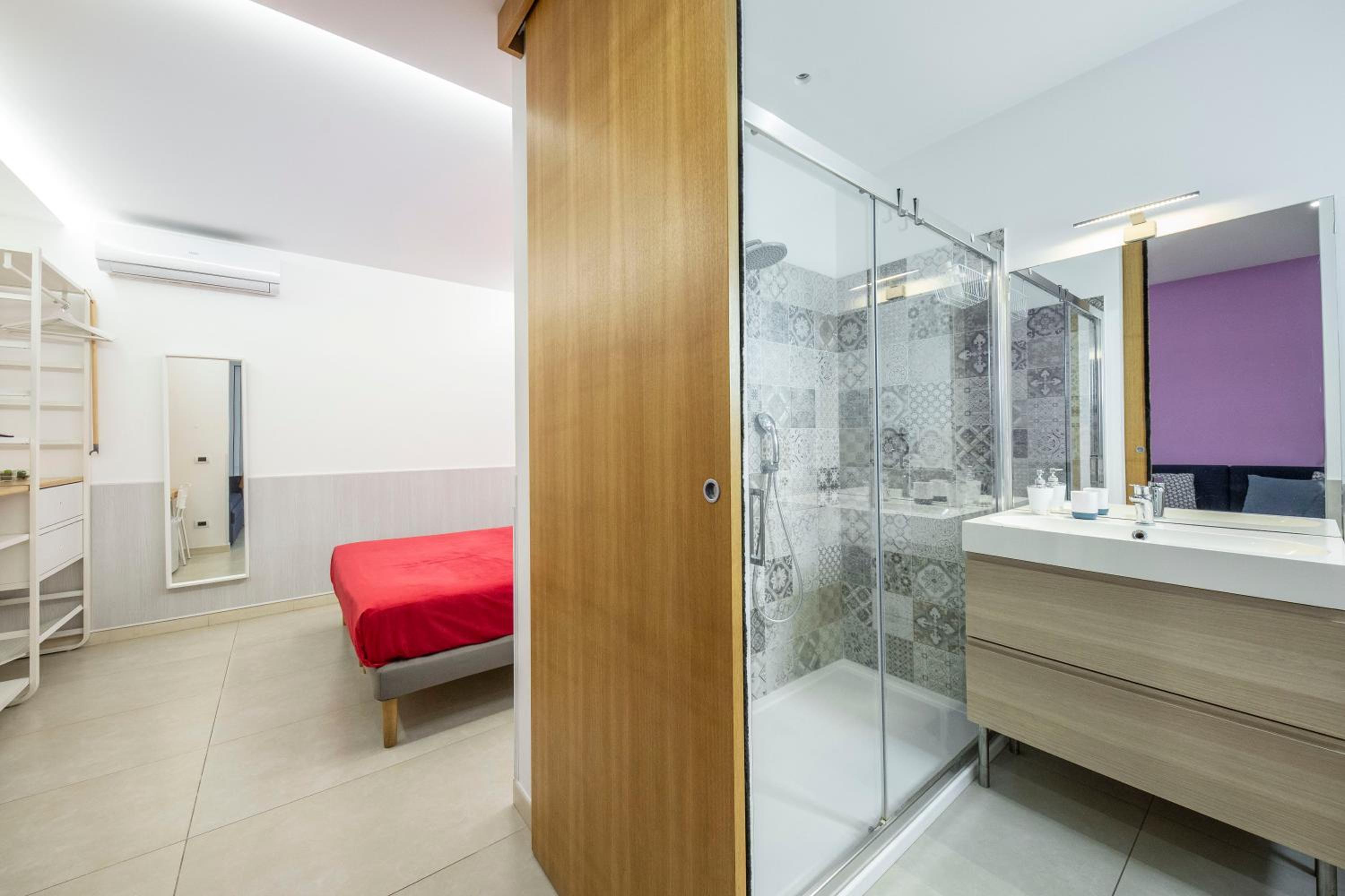 Deluxe Room (2 Adults + 1 Child)
