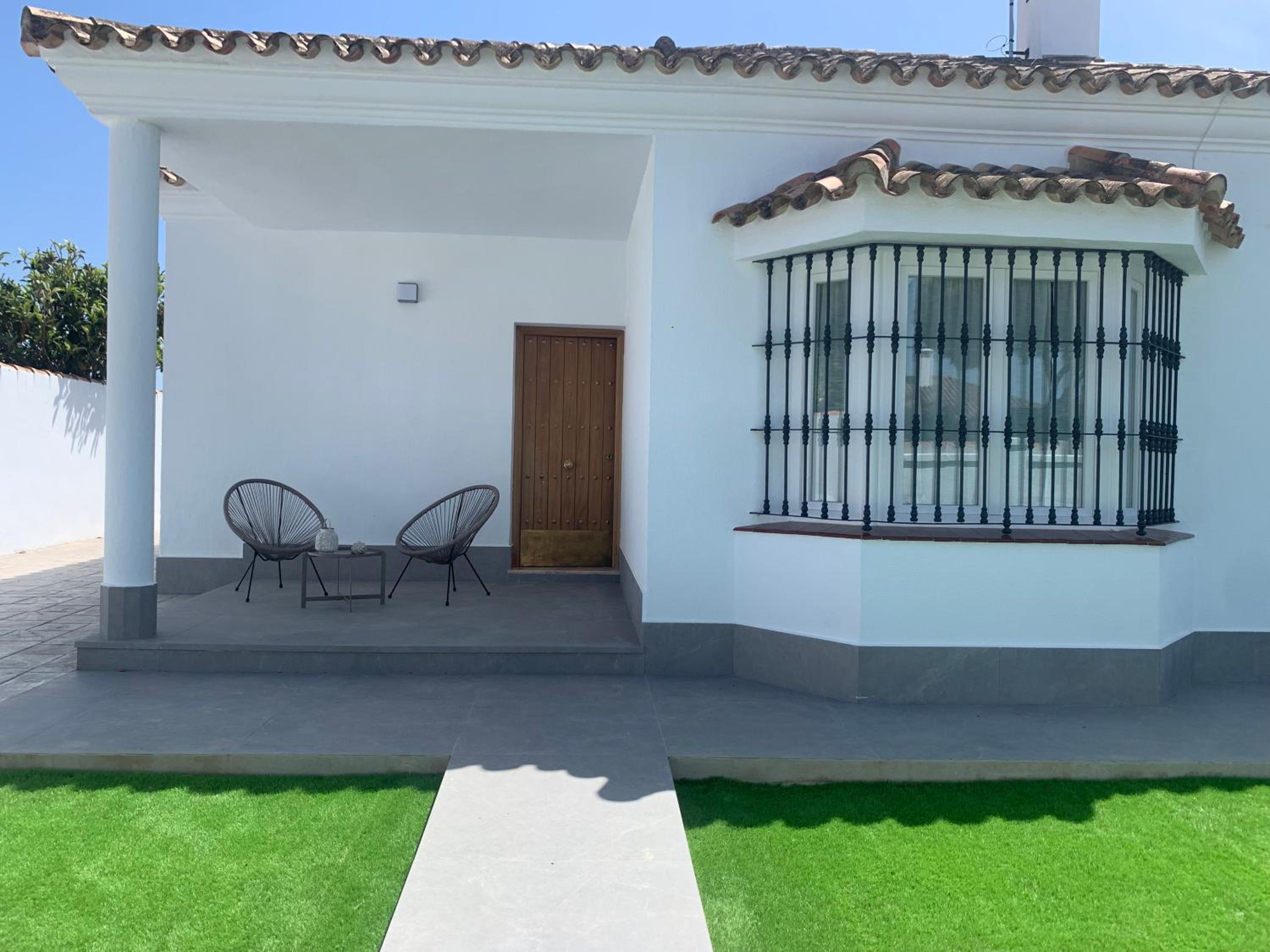 Three-Bedroom House photo 2
