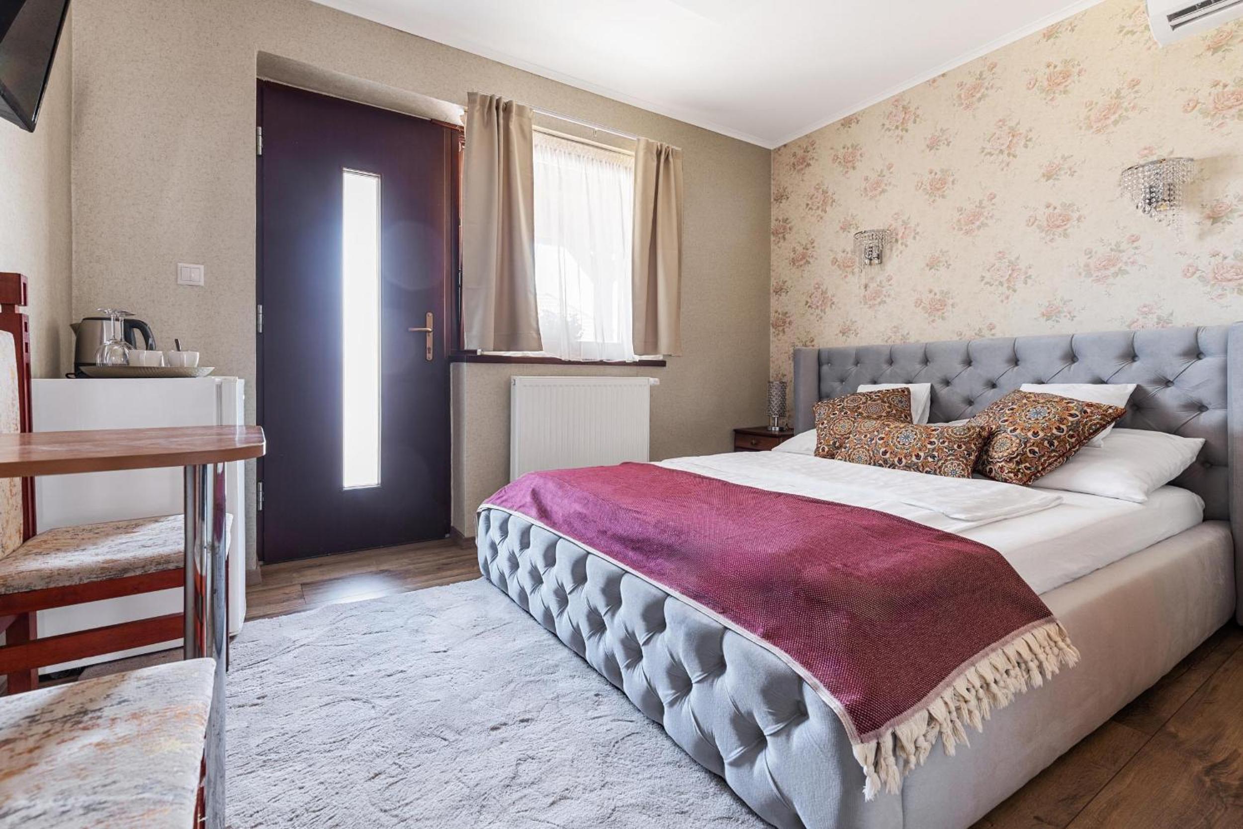 Double Room - Photo 1