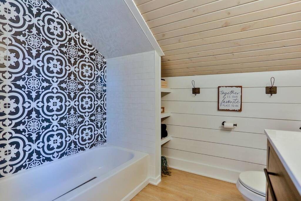 Two-Bedroom House photo 3