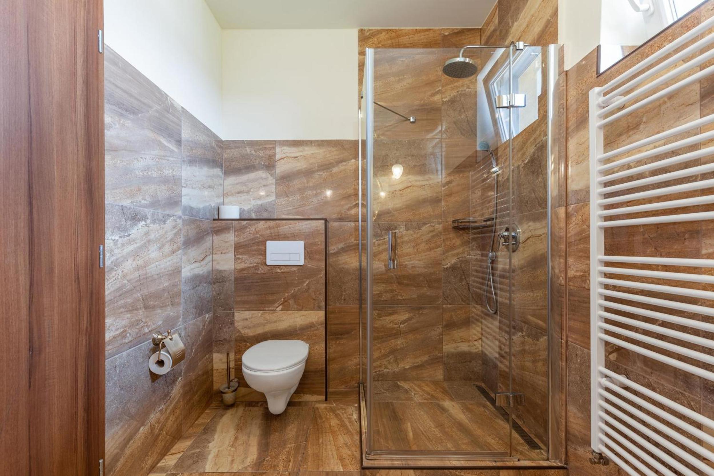 Quadruple Room - Photo 8