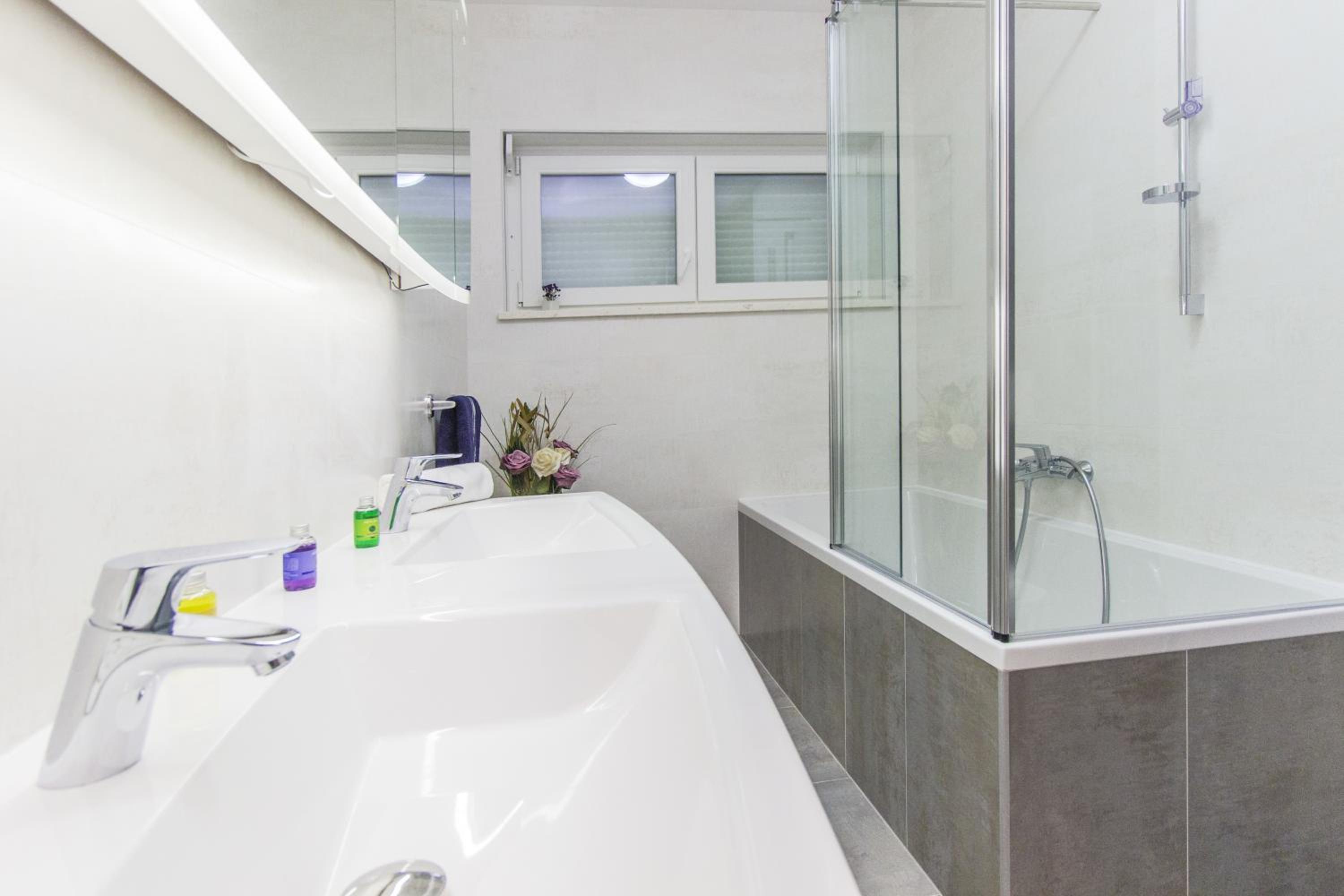 Superior Three-Bedroom Apartment with Terrace photo 2