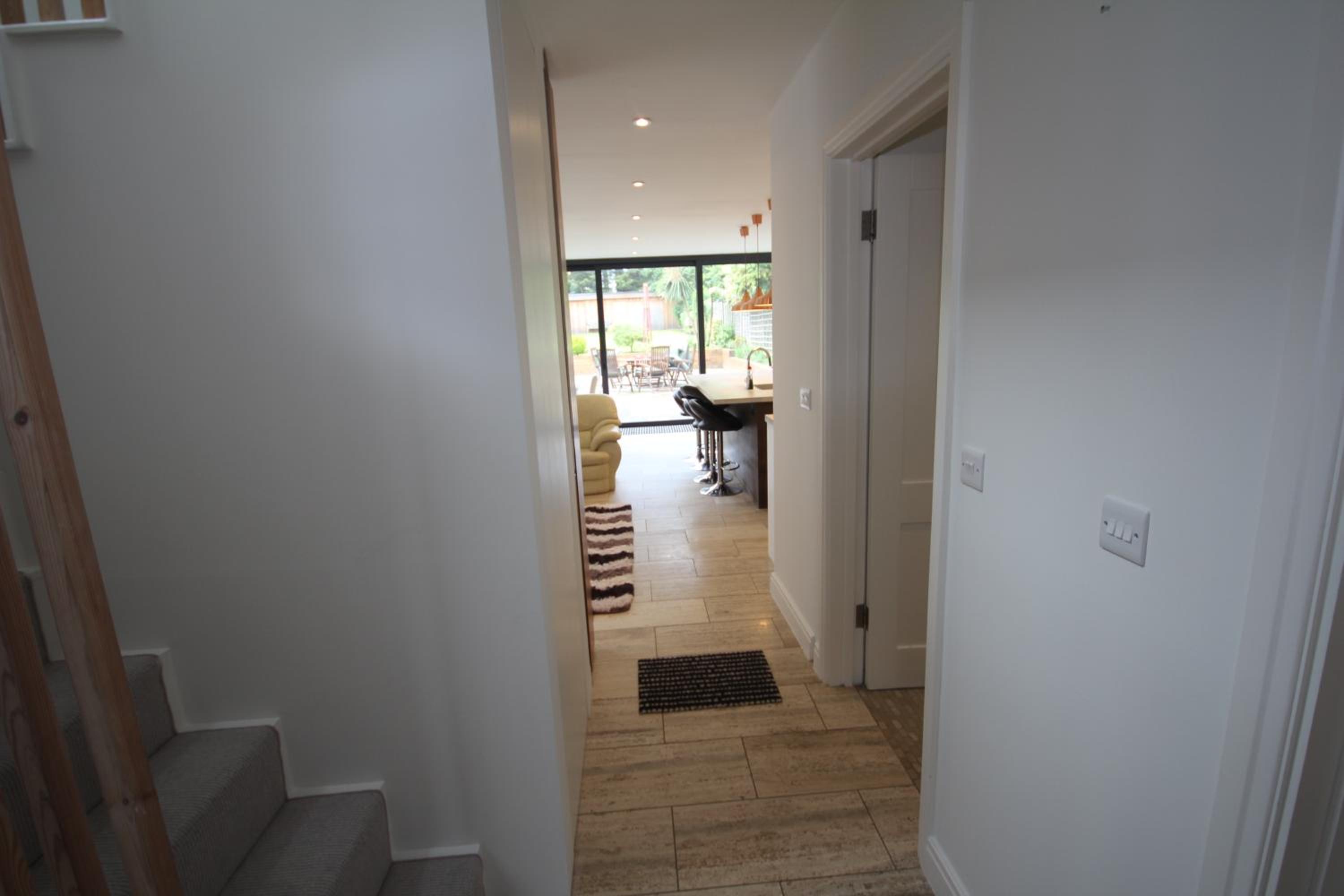 Four-Bedroom House photo 3