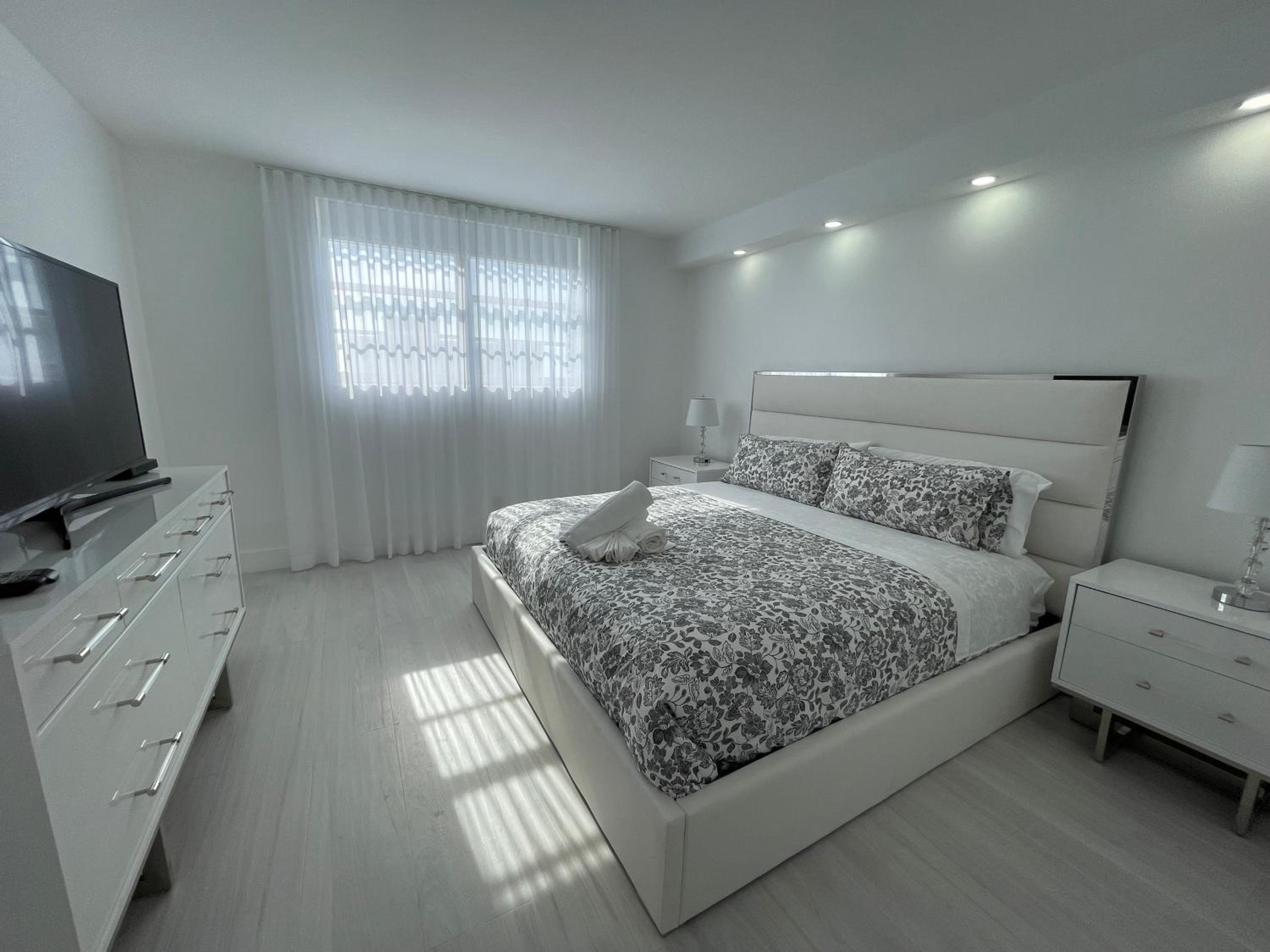 Three-Bedroom Apartment photo 1